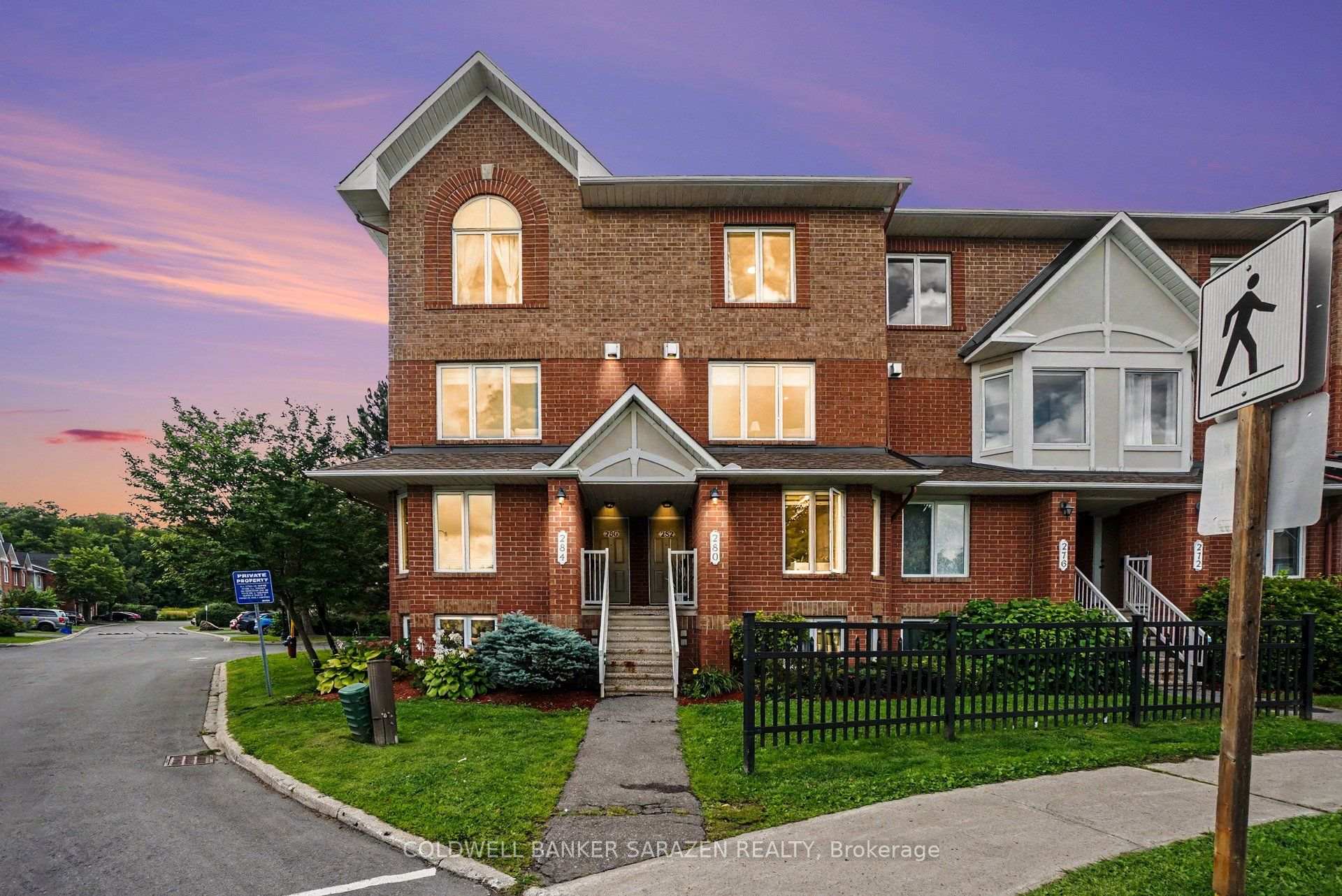 Photo 4 of Unit 11, 282 Cresthaven Drive, Ottawa, Barrhaven East — HOMEH