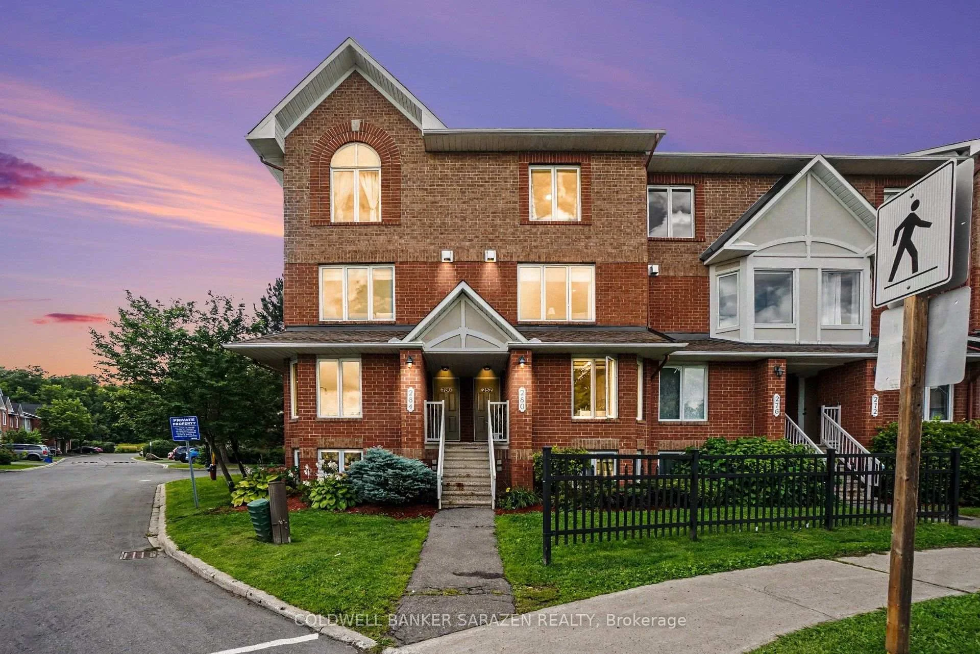 Photo 3 of Unit 11, 282 Cresthaven Drive, Ottawa, Barrhaven East — HOMEH