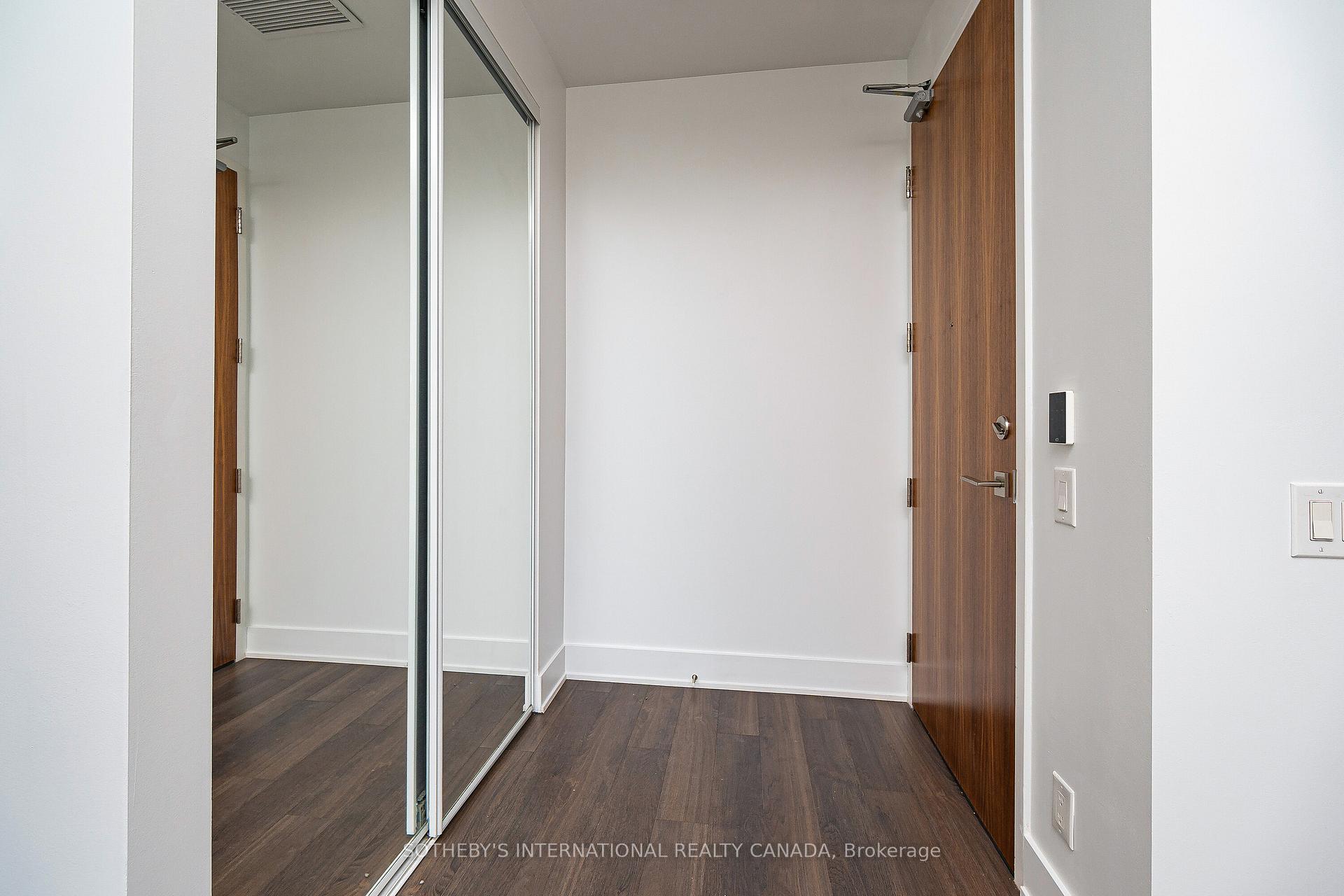 Photo 4 of Unit 406, 111 St Clair Avenue W, Toronto, Yonge-St. Clair — HOMEH