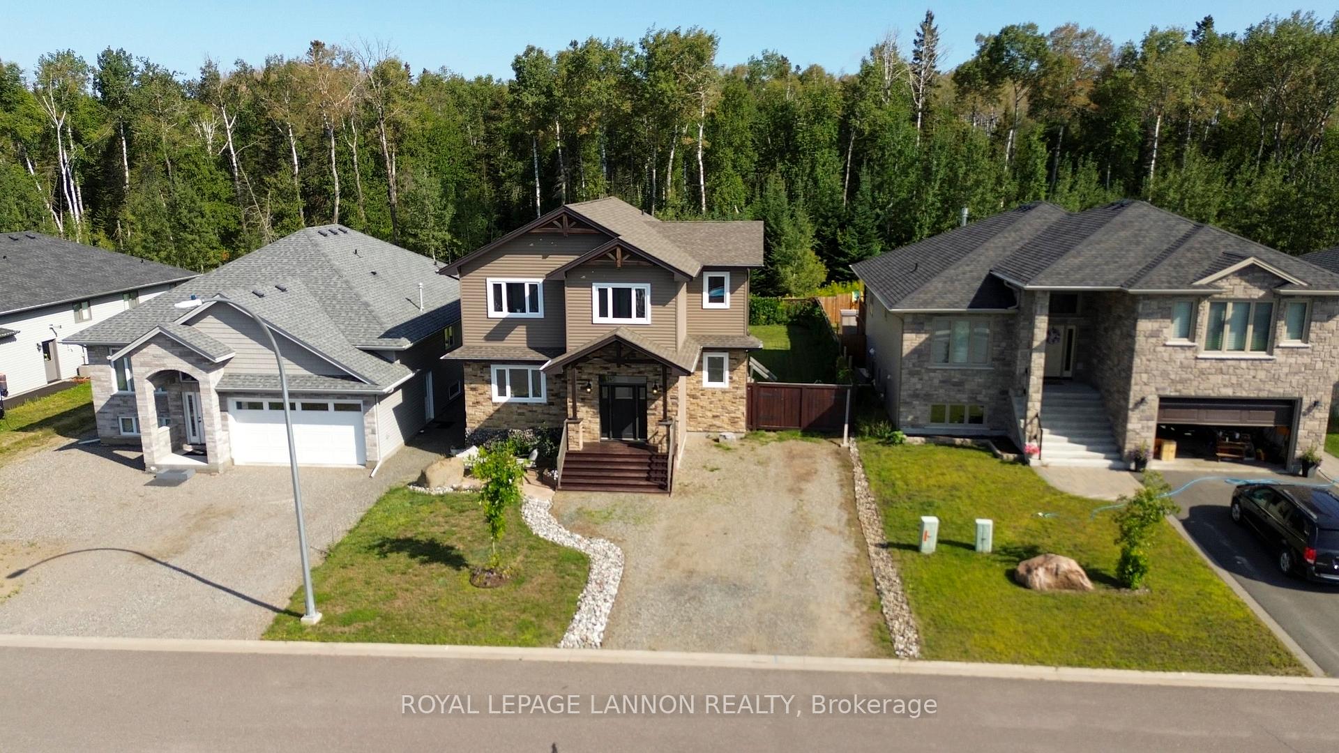 Photo 2 of 145 Dogwood Crescent, Thunder Bay, John Street North — HOMEH