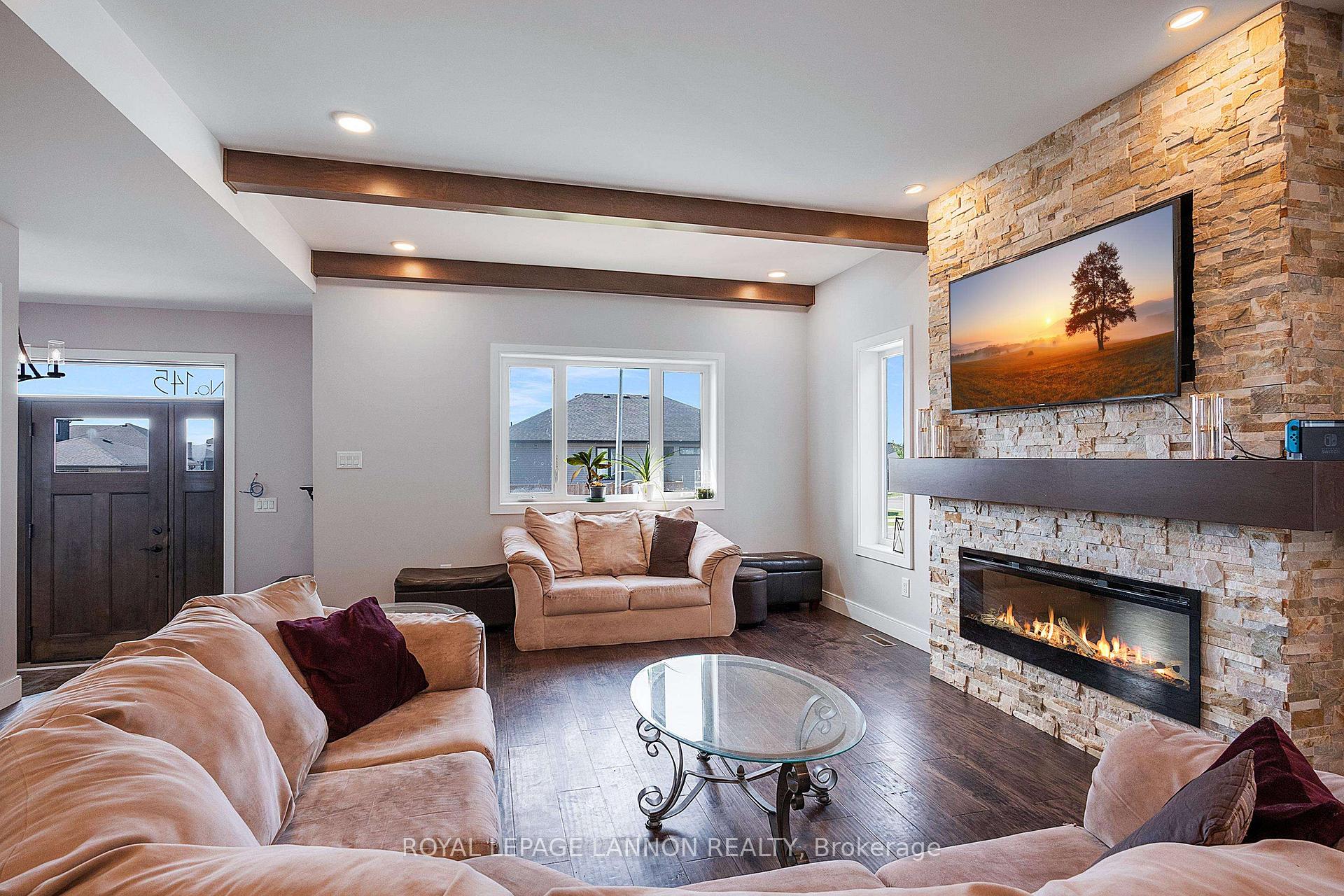 Photo 4 of 145 Dogwood Crescent, Thunder Bay, John Street North — HOMEH
