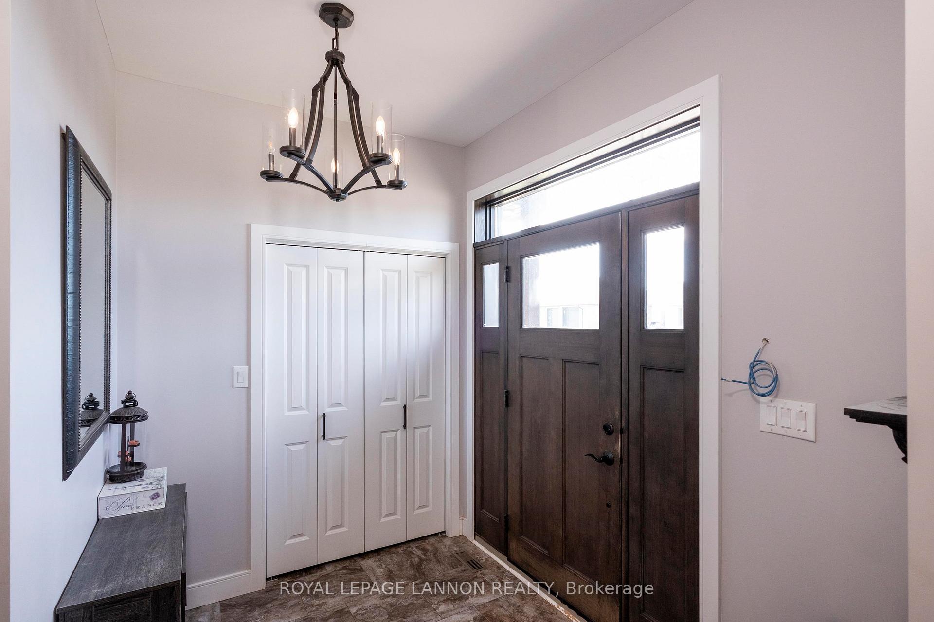 Photo 3 of 145 Dogwood Crescent, Thunder Bay, John Street North — HOMEH
