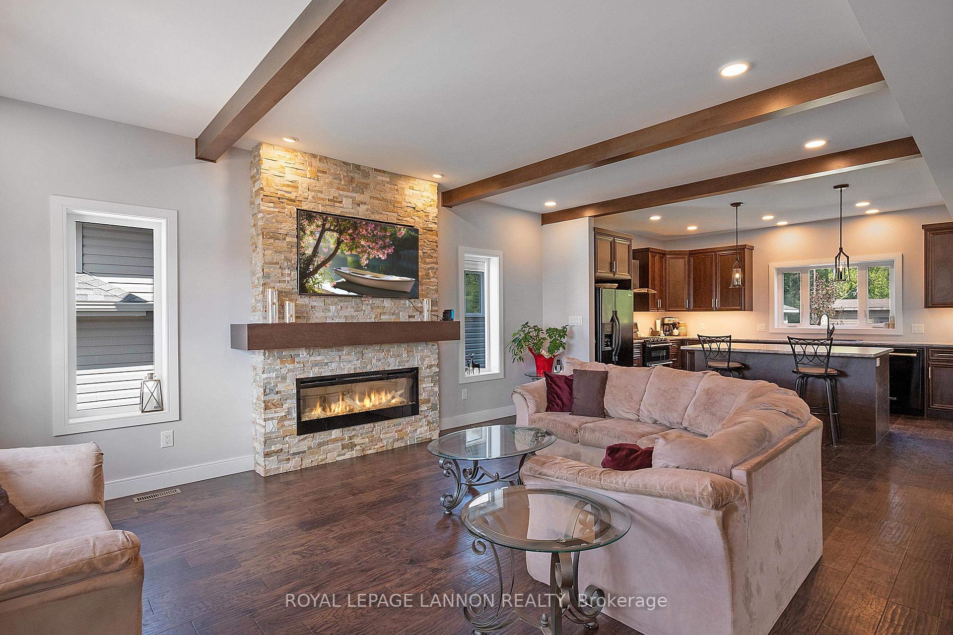 Photo 5 of 145 Dogwood Crescent, Thunder Bay, John Street North — HOMEH