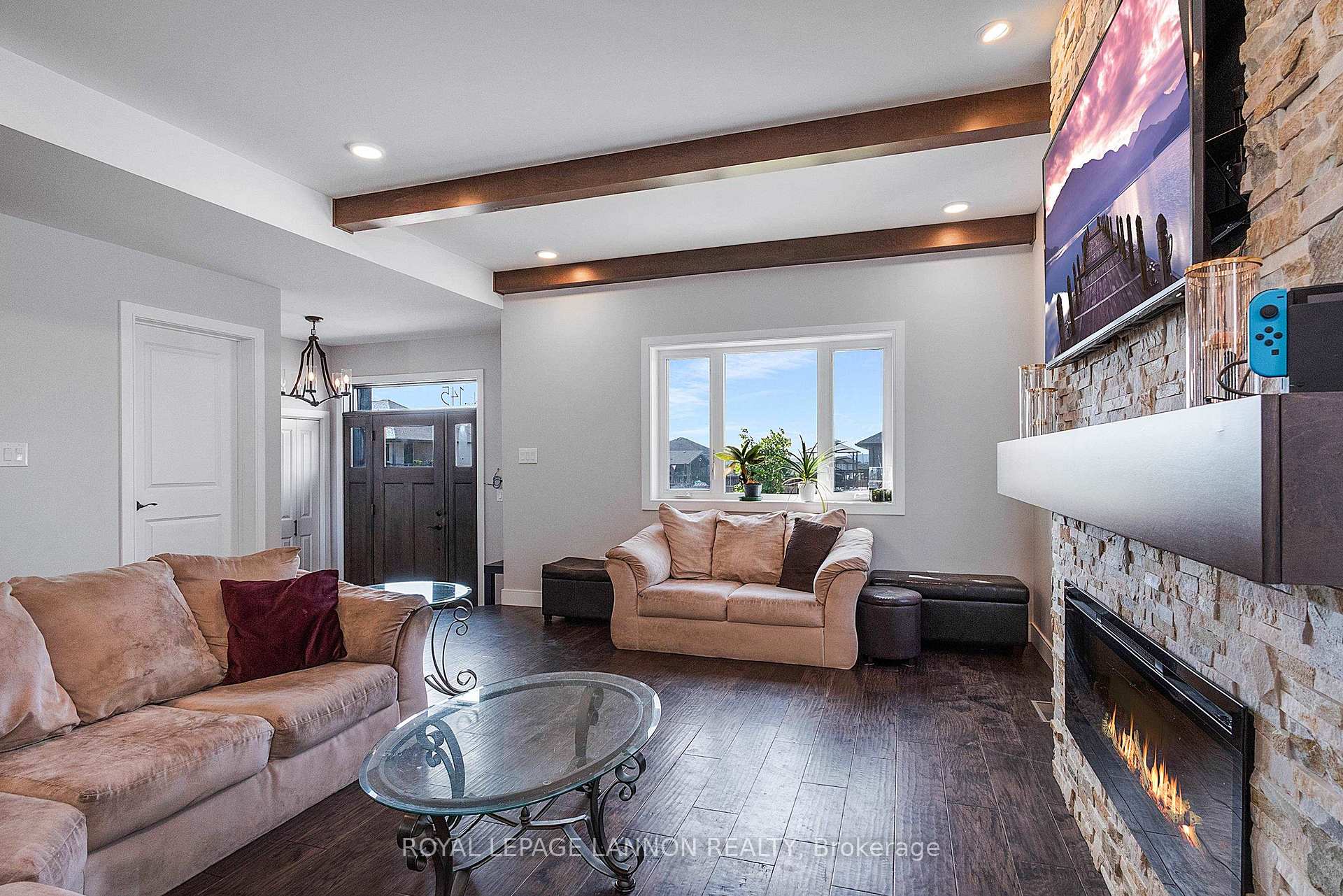 Photo 6 of 145 Dogwood Crescent, Thunder Bay, John Street North — HOMEH
