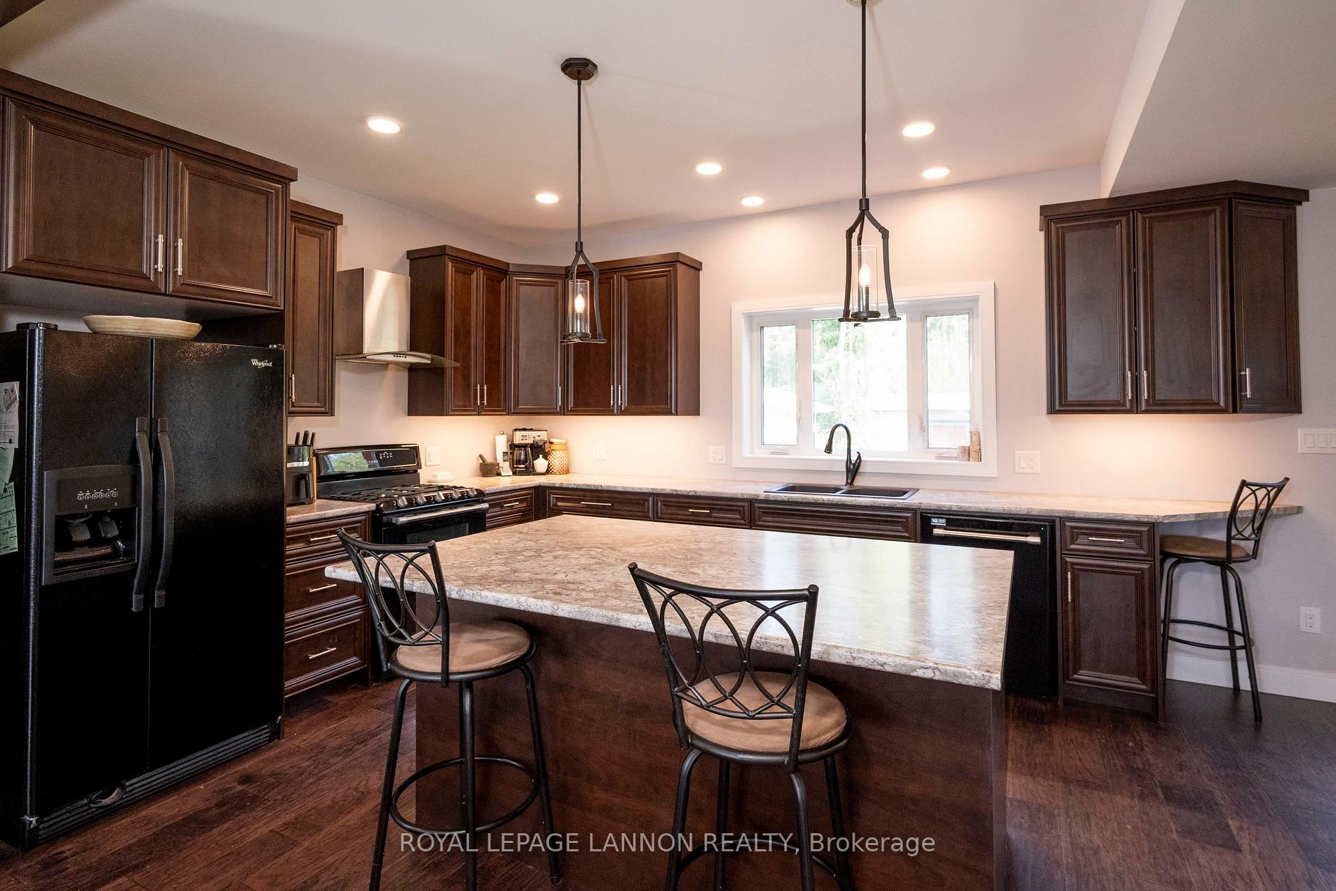 Photo 8 of 145 Dogwood Crescent, Thunder Bay, John Street North — HOMEH