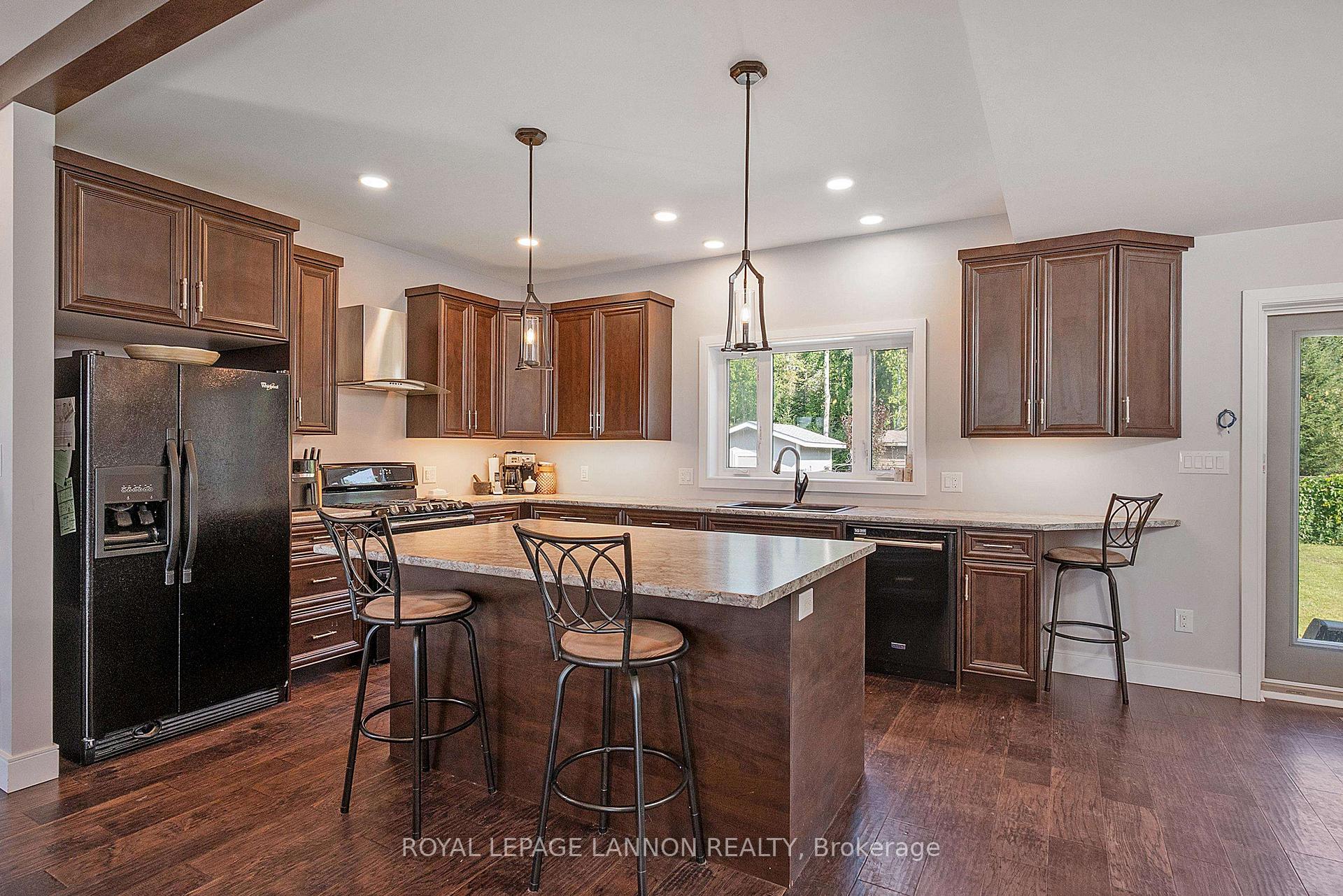 Photo 10 of 145 Dogwood Crescent, Thunder Bay, John Street North — HOMEH