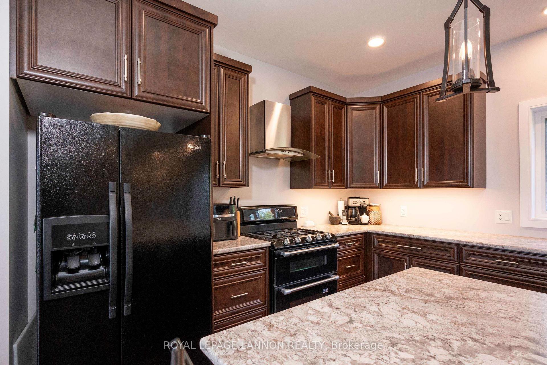 Photo 11 of 145 Dogwood Crescent, Thunder Bay, John Street North — HOMEH