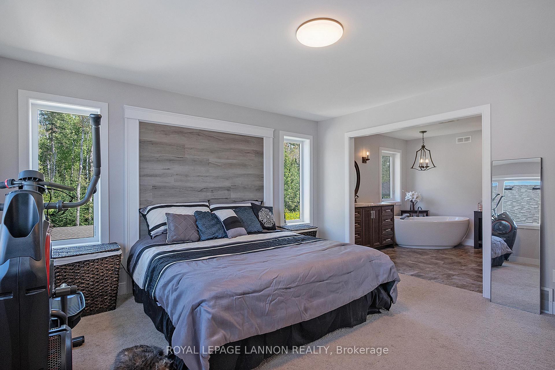 Photo 15 of 145 Dogwood Crescent, Thunder Bay, John Street North — HOMEH