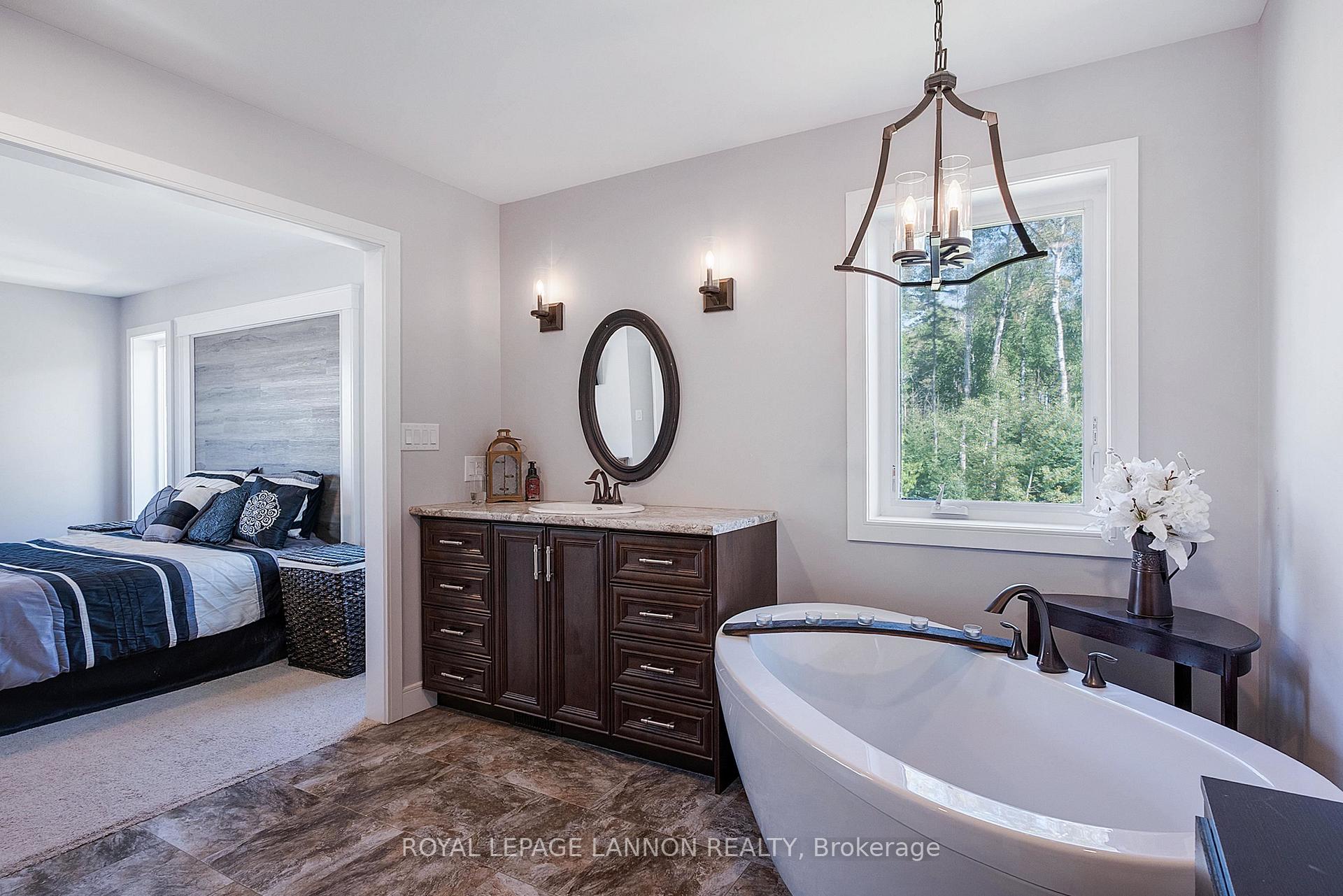 Photo 18 of 145 Dogwood Crescent, Thunder Bay, John Street North — HOMEH