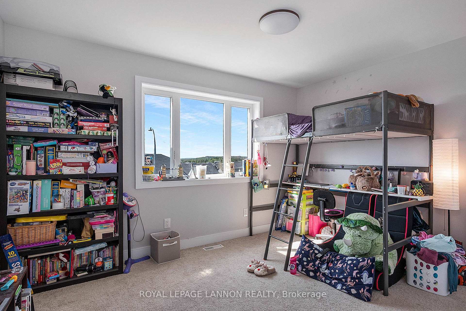 Photo 22 of 145 Dogwood Crescent, Thunder Bay, John Street North — HOMEH