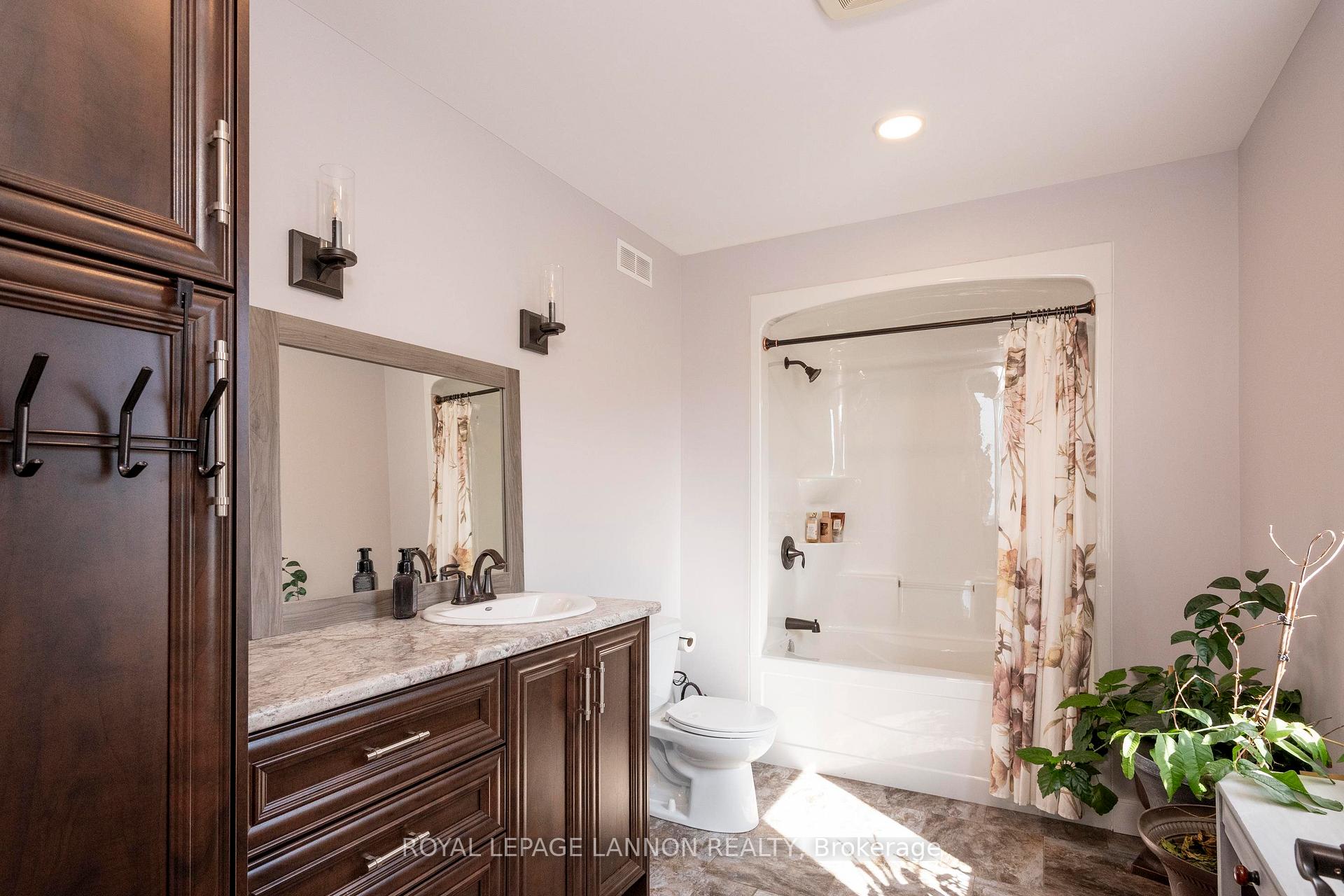 Photo 25 of 145 Dogwood Crescent, Thunder Bay, John Street North — HOMEH