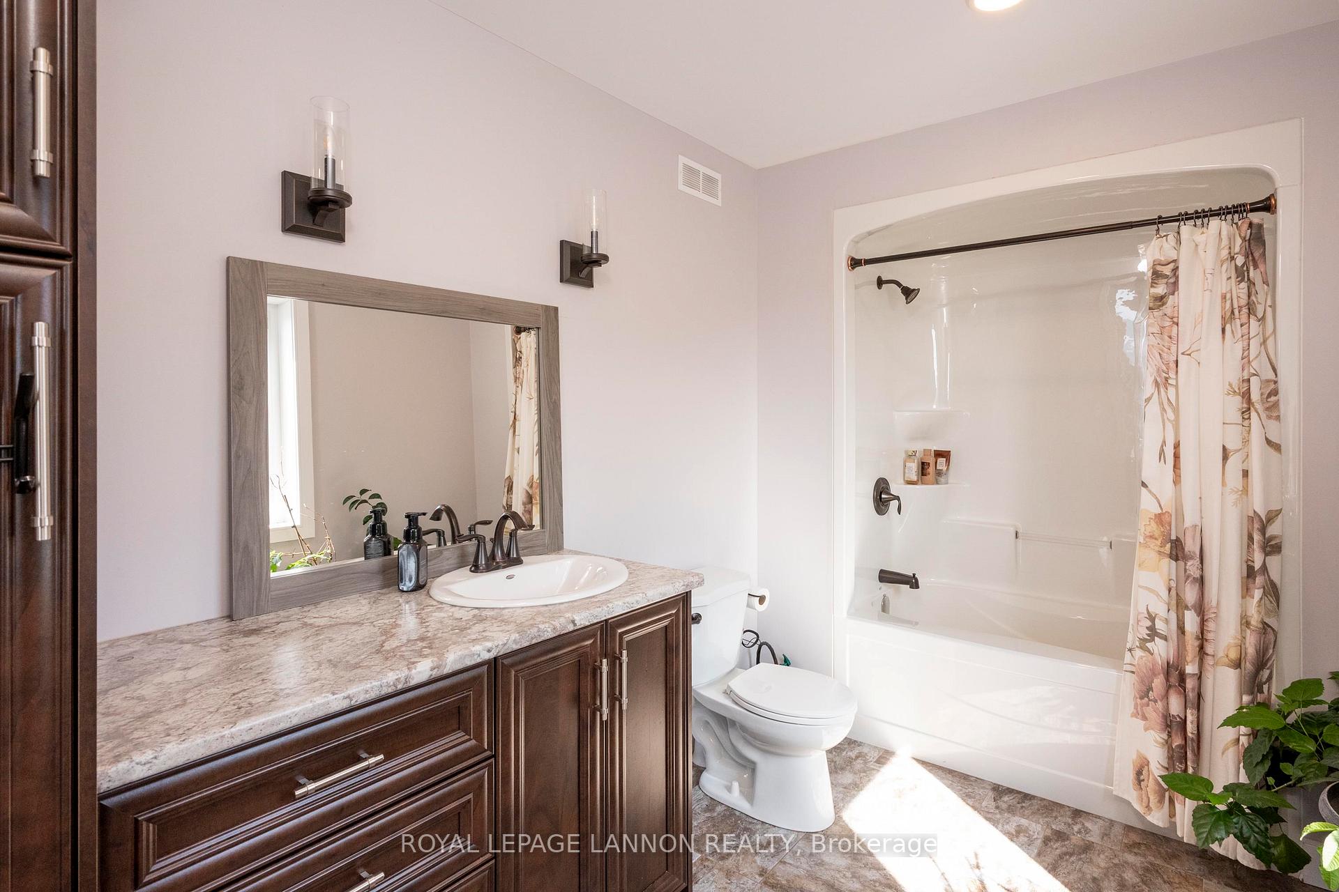 Photo 27 of 145 Dogwood Crescent, Thunder Bay, John Street North — HOMEH