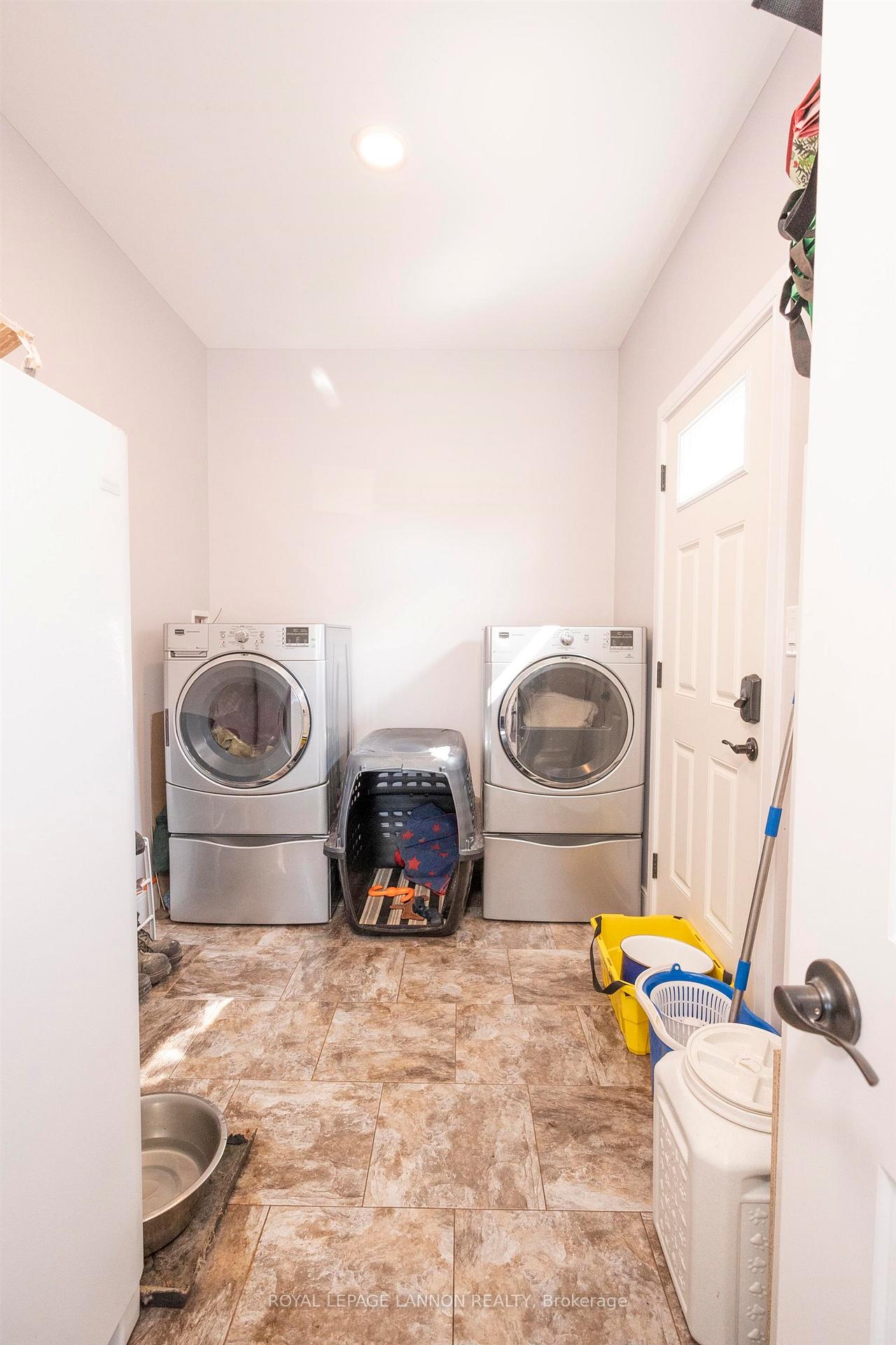 Photo 36 of 145 Dogwood Crescent, Thunder Bay, John Street North — HOMEH
