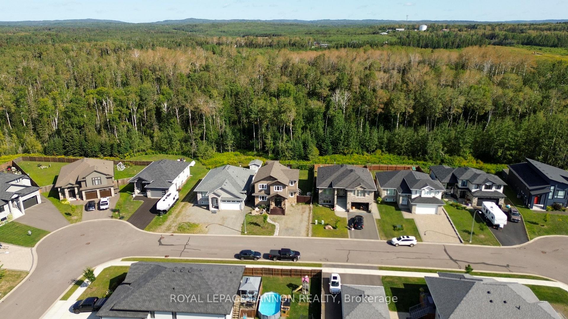 Photo 43 of 145 Dogwood Crescent, Thunder Bay, John Street North — HOMEH
