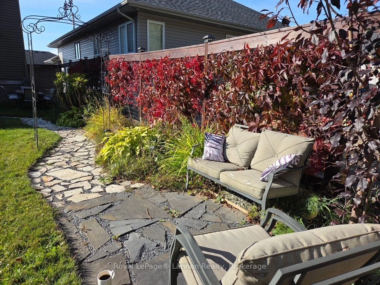 Photo 45 of 145 Dogwood Crescent, Thunder Bay, John Street North — HOMEH