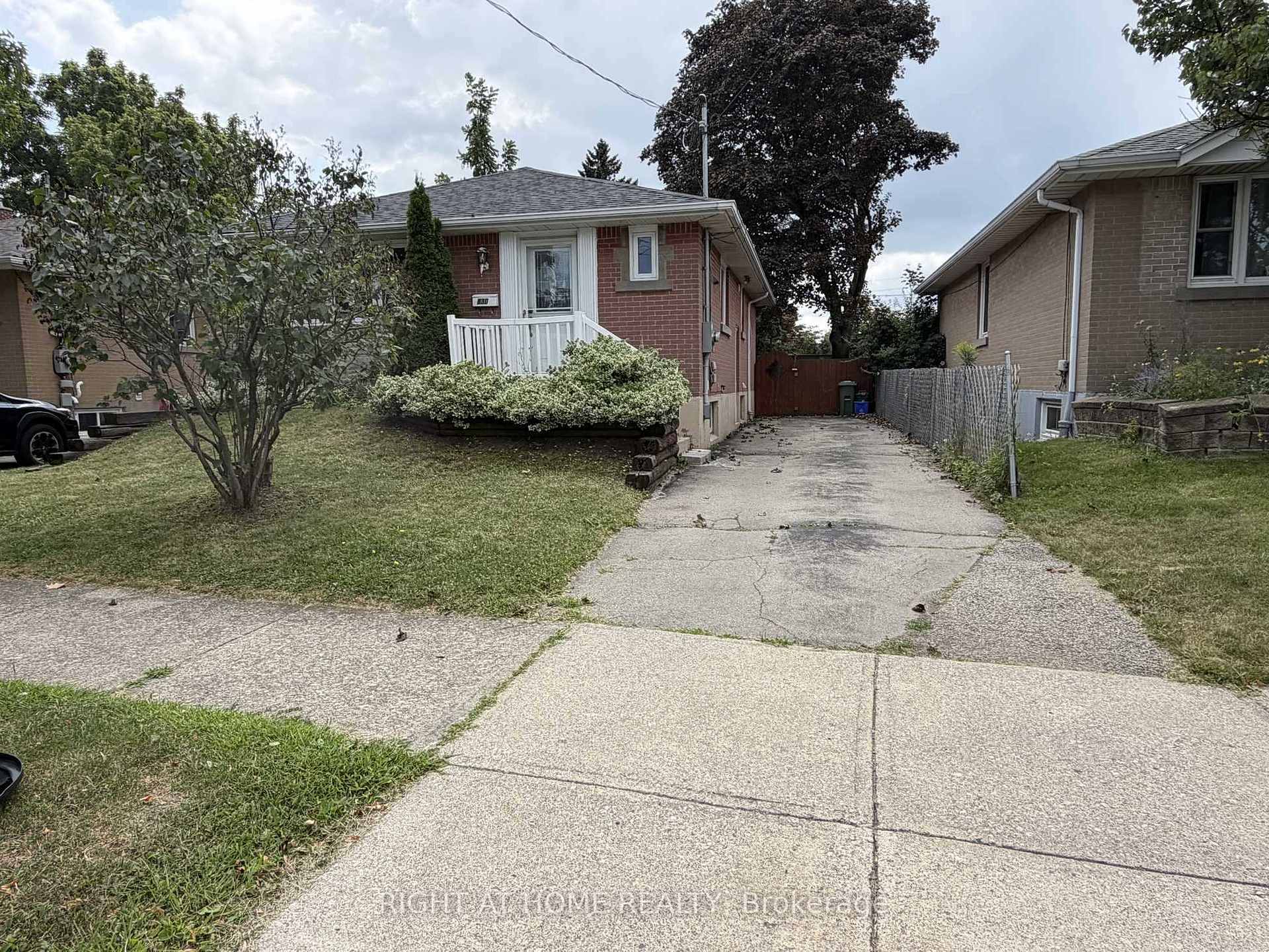 Photo 2 of Unit Lower, 830 Brucedale Avenue E, Hamilton, Sunninghill — HOMEH