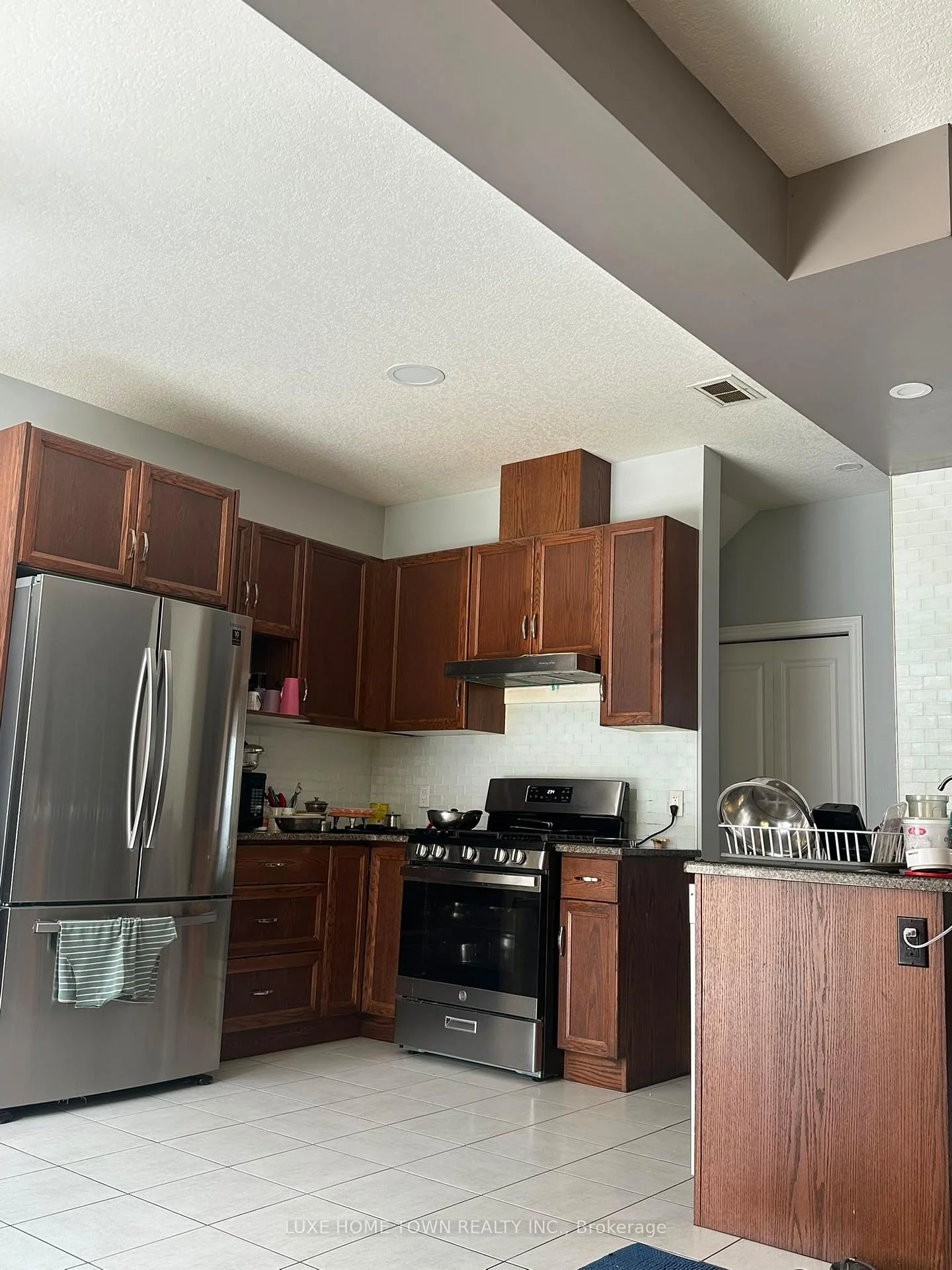 Photo 14 of 6 Willowrun(upper) Drive, Kitchener, Idlewood/Lackner Woods — HOMEH