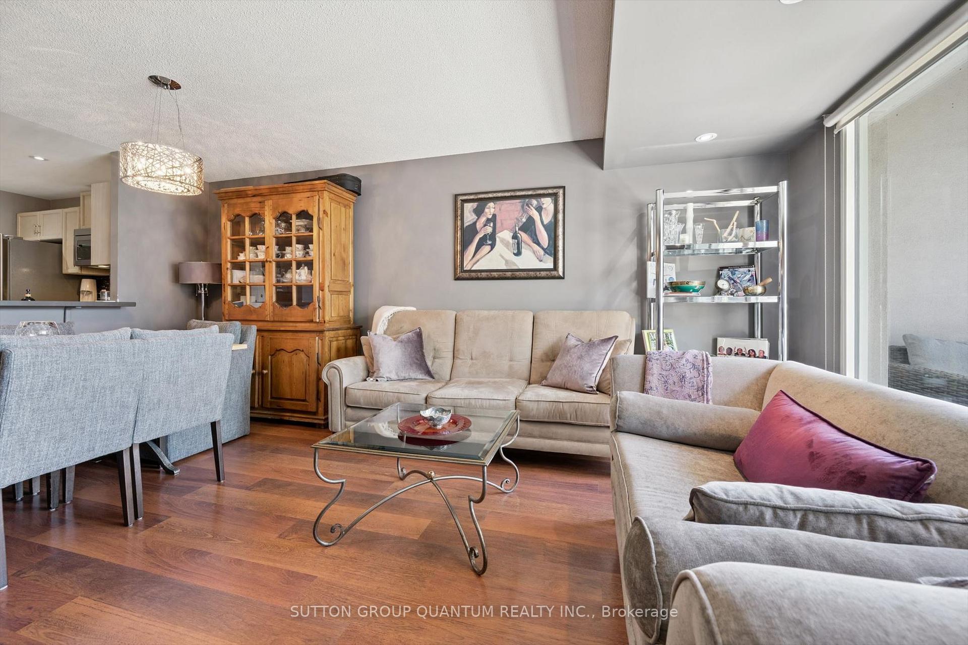 Photo 6 of Unit 818, 18 Concorde Place, North York, Banbury-Don Mills — HOMEH
