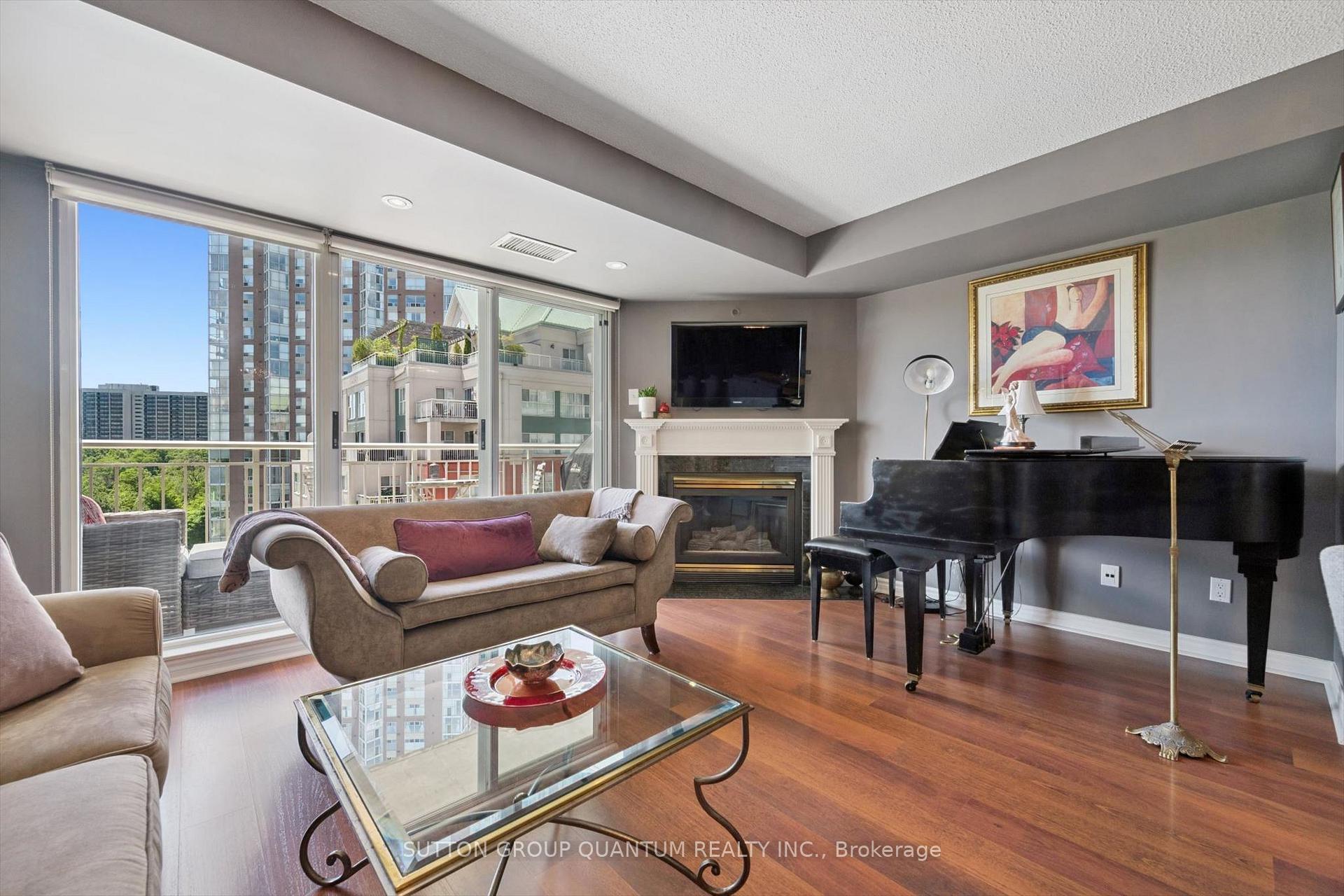 Photo 7 of Unit 818, 18 Concorde Place, North York, Banbury-Don Mills — HOMEH