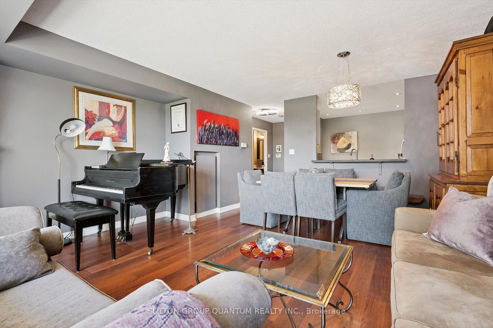 Photo 8 of Unit 818, 18 Concorde Place, North York, Banbury-Don Mills — HOMEH