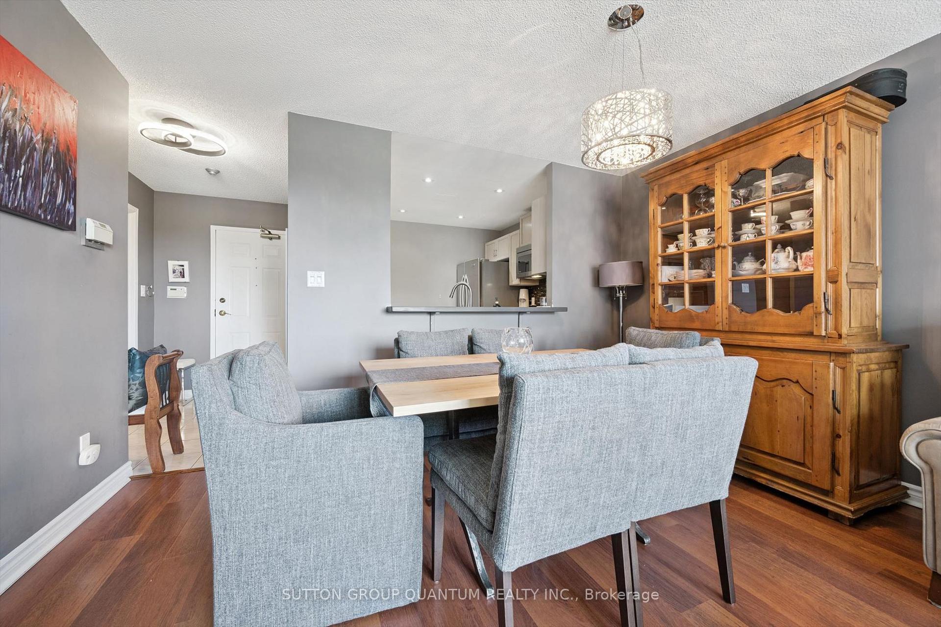 Photo 14 of Unit 818, 18 Concorde Place, North York, Banbury-Don Mills — HOMEH
