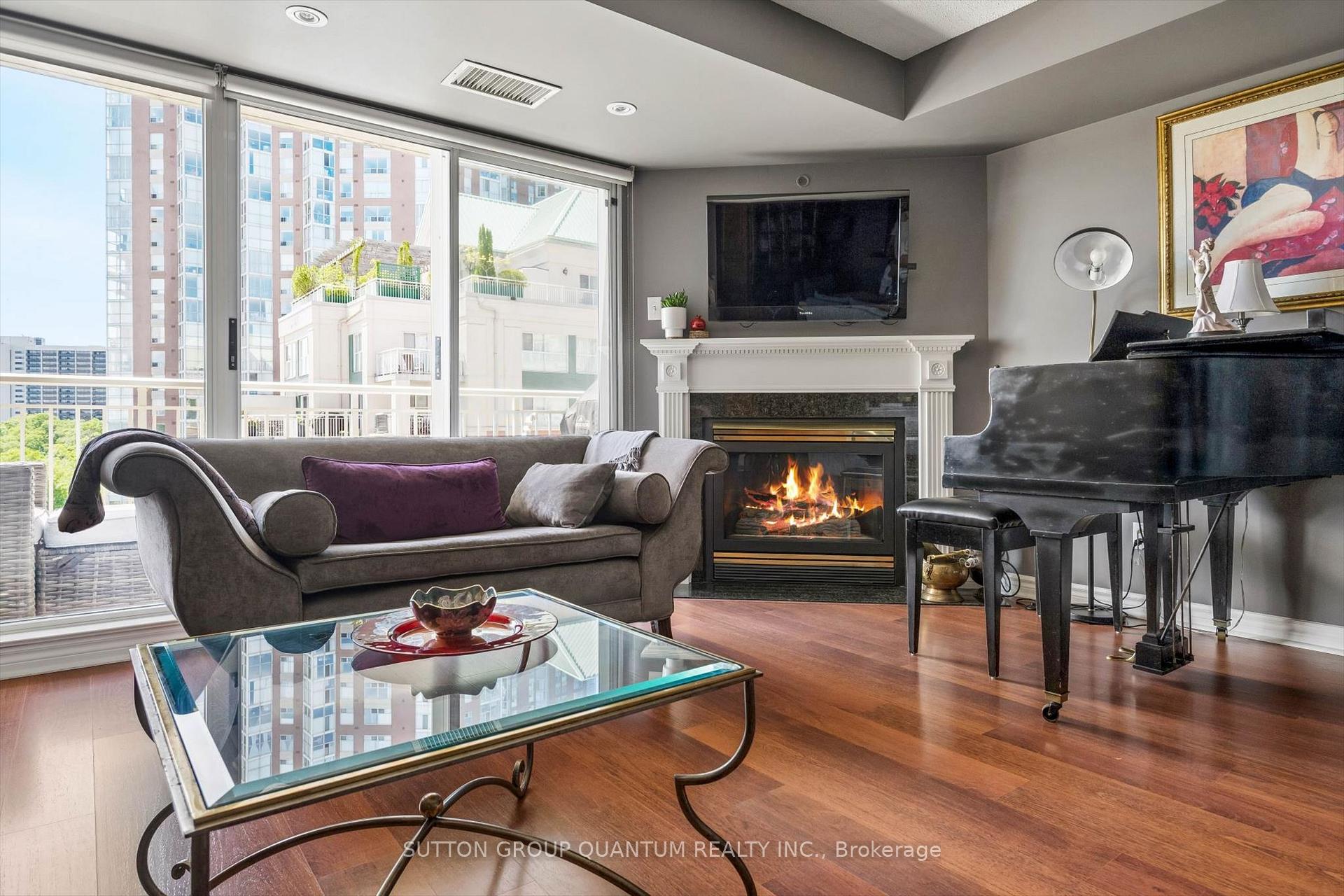 Photo 16 of Unit 818, 18 Concorde Place, North York, Banbury-Don Mills — HOMEH