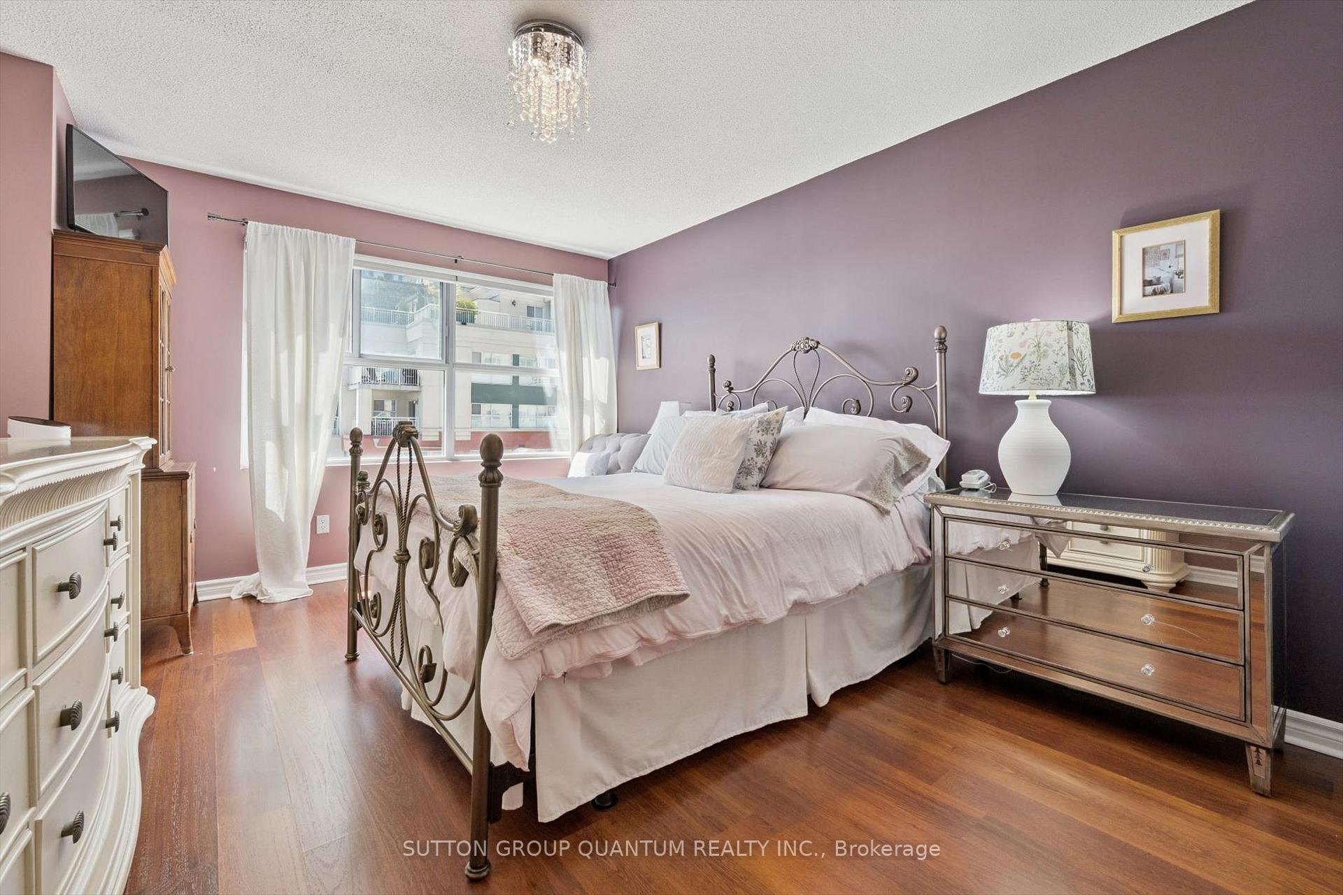 Photo 20 of Unit 818, 18 Concorde Place, North York, Banbury-Don Mills — HOMEH