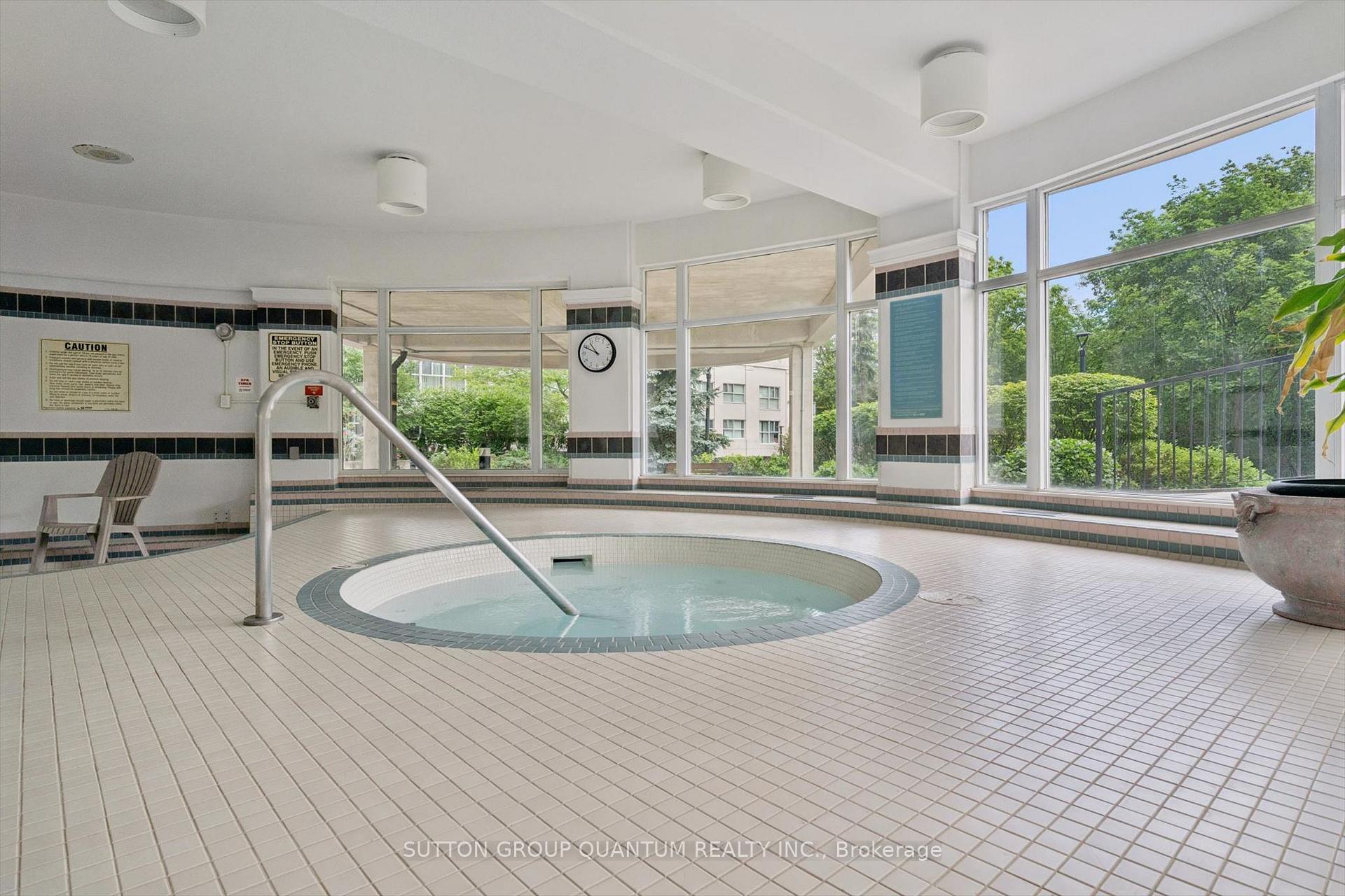 Photo 28 of Unit 818, 18 Concorde Place, North York, Banbury-Don Mills — HOMEH