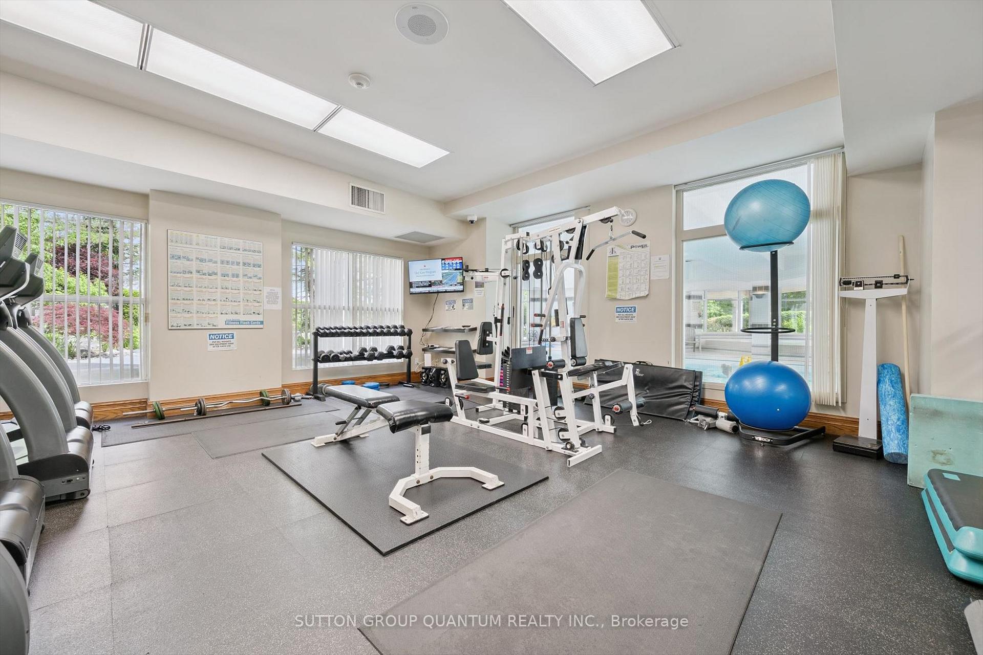 Photo 29 of Unit 818, 18 Concorde Place, North York, Banbury-Don Mills — HOMEH