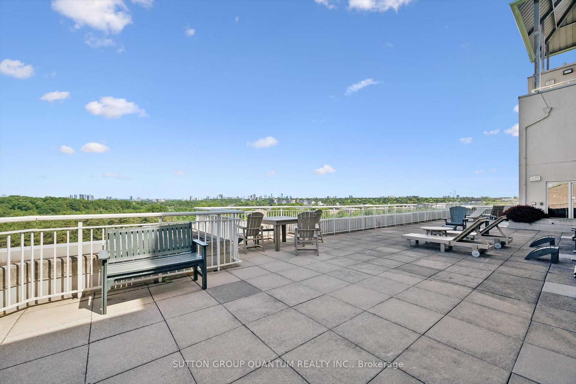Photo 35 of Unit 818, 18 Concorde Place, North York, Banbury-Don Mills — HOMEH