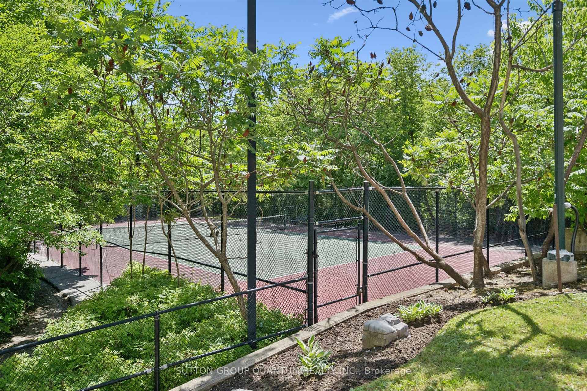 Photo 36 of Unit 818, 18 Concorde Place, North York, Banbury-Don Mills — HOMEH