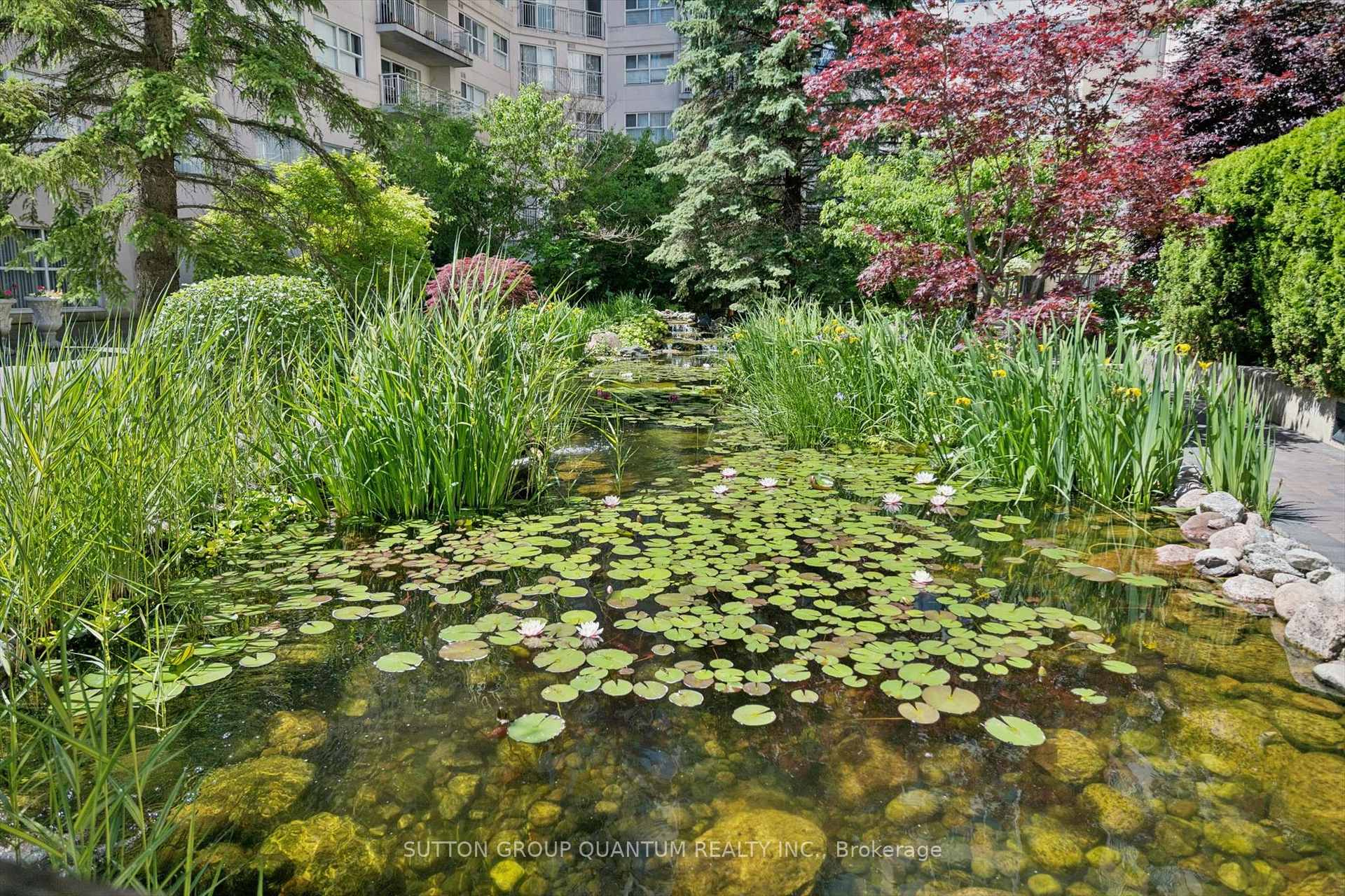 Photo 37 of Unit 818, 18 Concorde Place, North York, Banbury-Don Mills — HOMEH