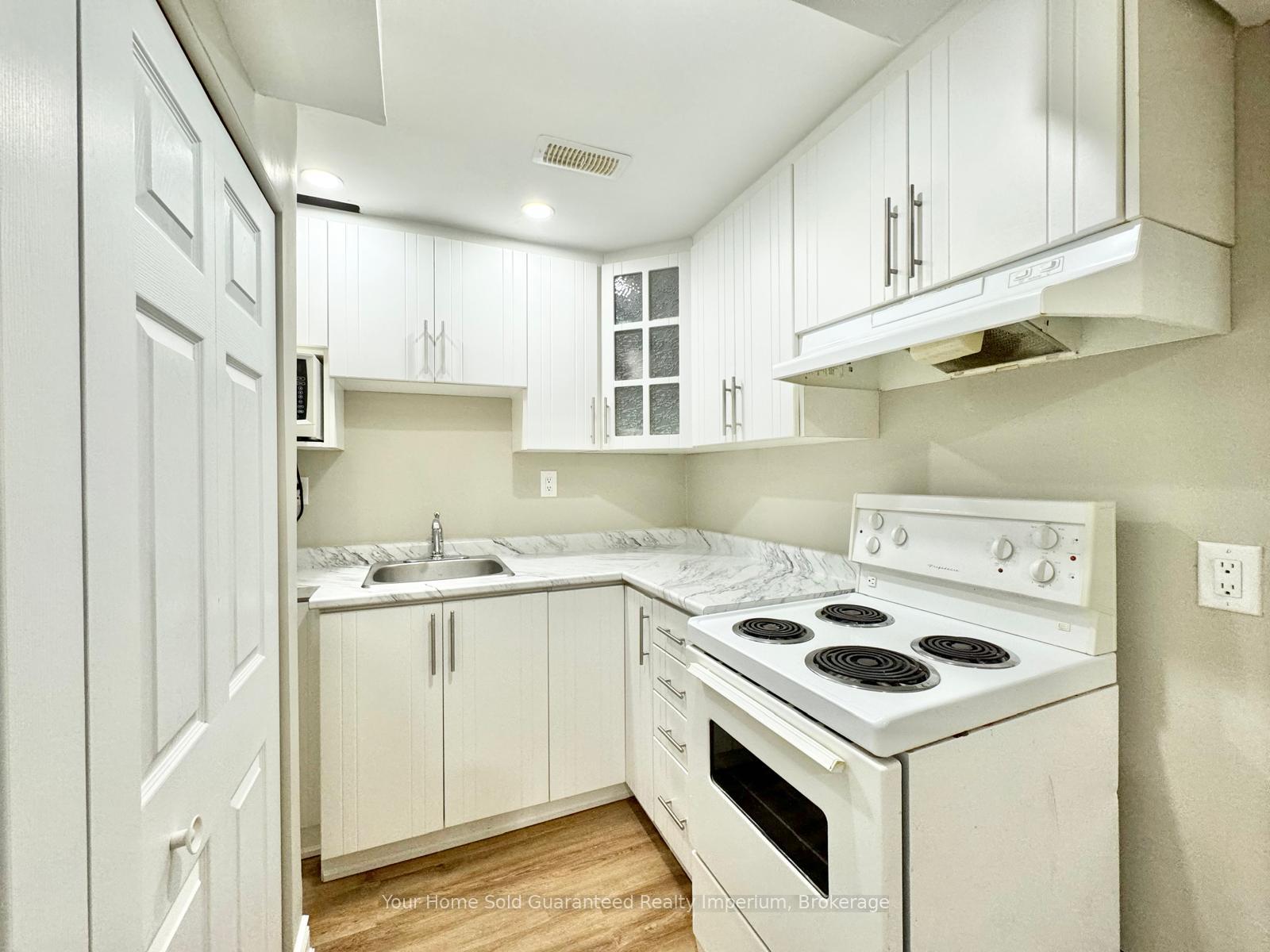 Photo 3 of Unit LOWER, 4461 Violet Road, Mississauga, East Credit — HOMEH