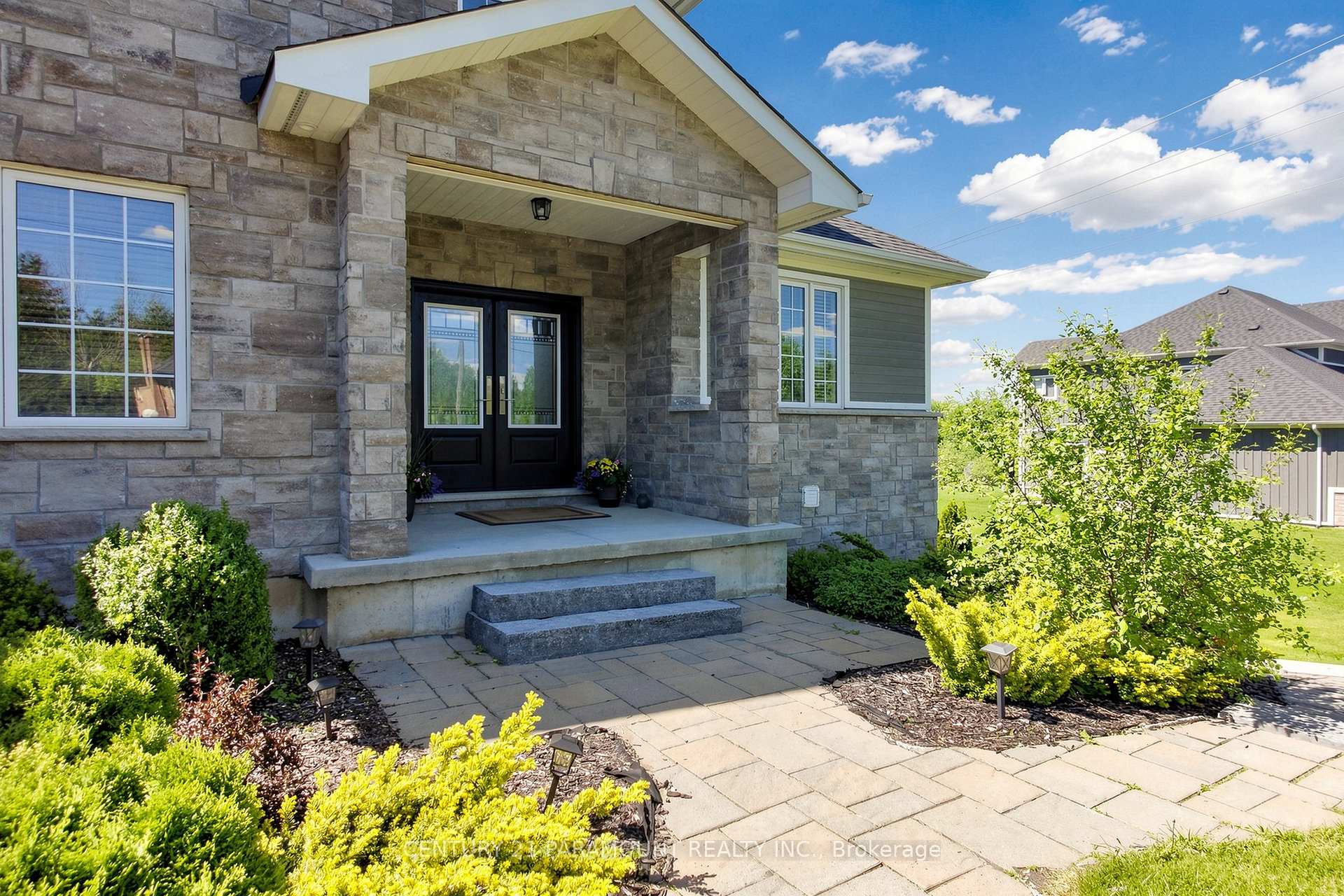Photo 3 of 48 Edmund Street, Caledon, Alton — HOMEH