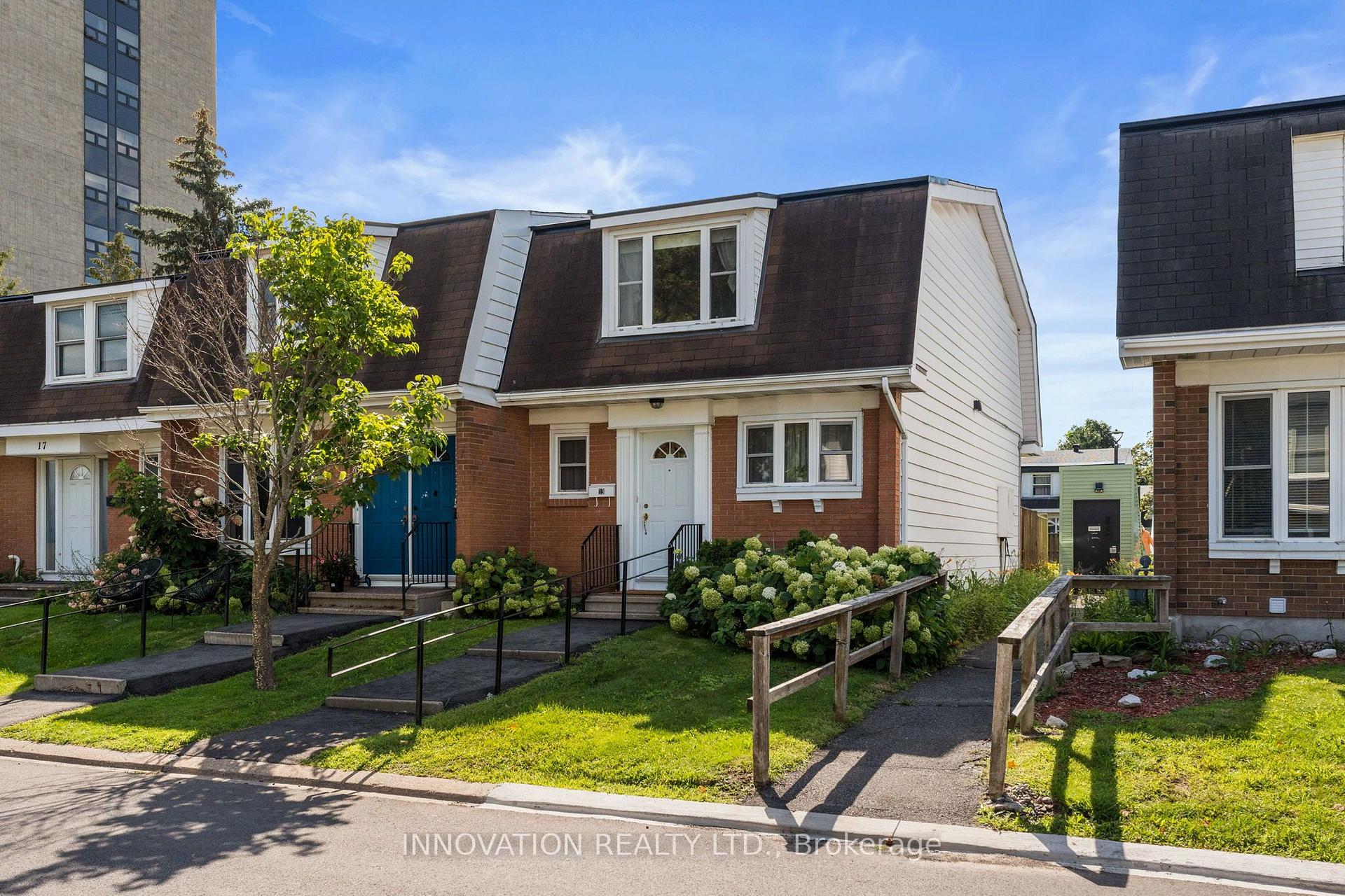 Photo 2 of Unit 13, 920 Dynes Road, Ottawa, Carleton Square — HOMEH