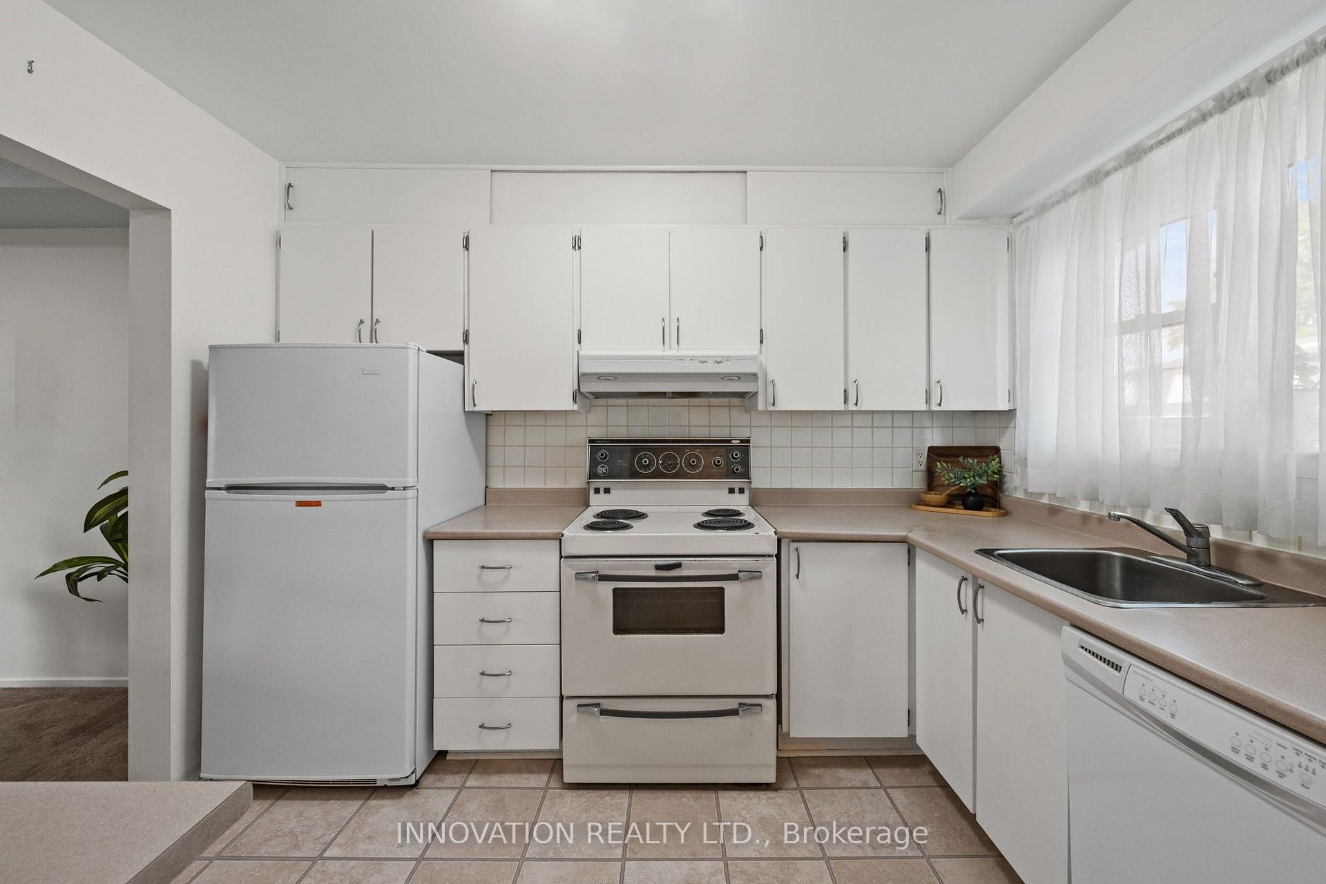 Photo 15 of Unit 13, 920 Dynes Road, Ottawa, Carleton Square — HOMEH