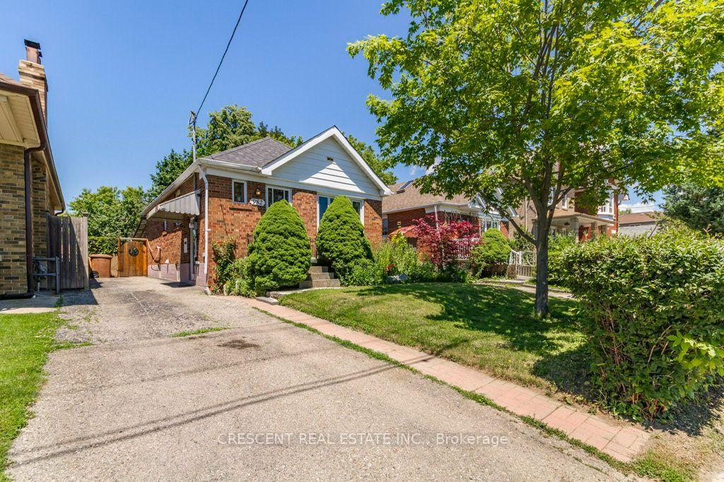 Photo of 982 Briar Hill Avenue