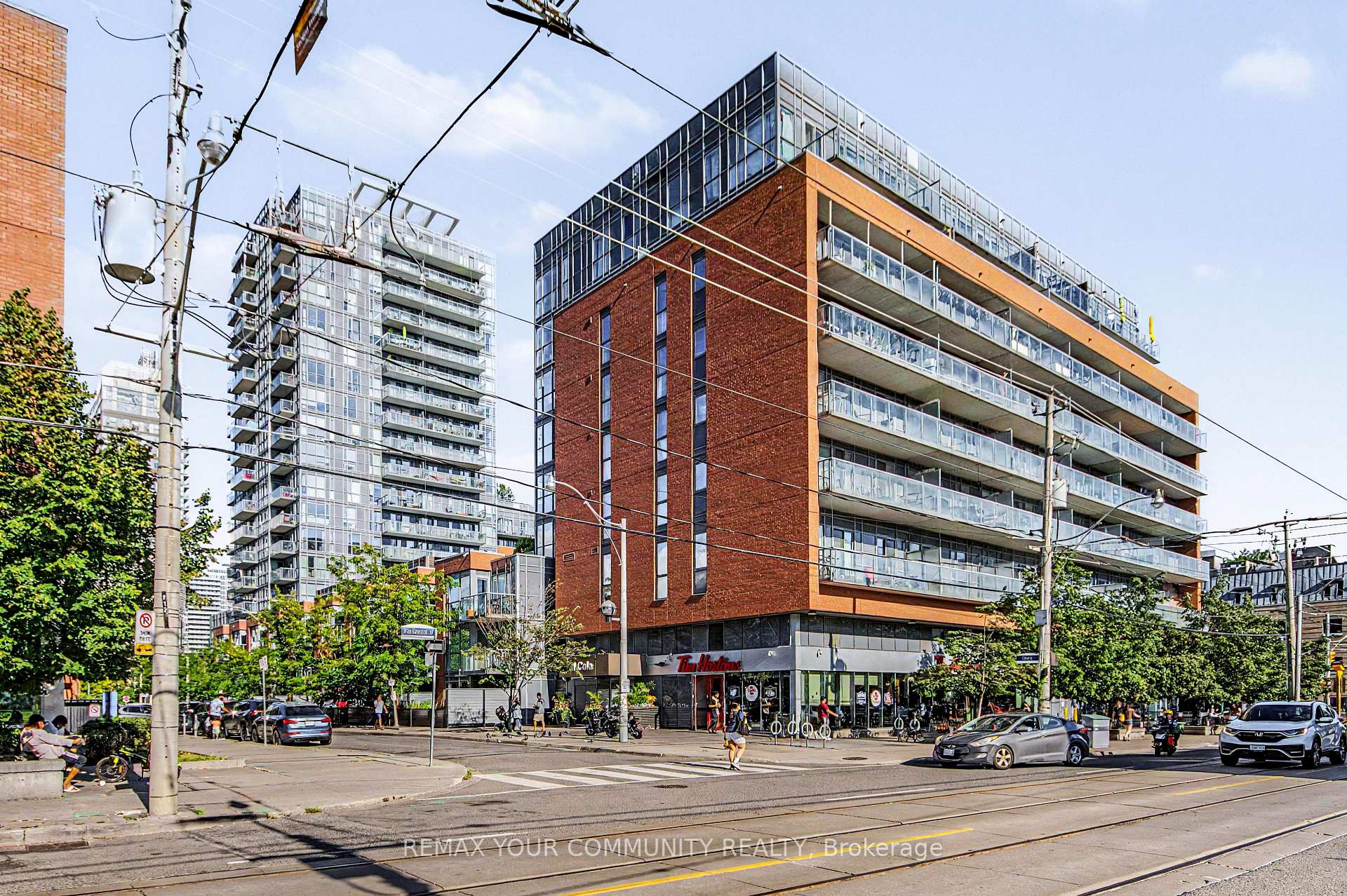 Front of Unit 904, 1 Cole Street