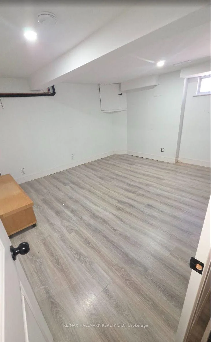 Photo 8 of Unit ROOM 2, 888 Krosno Boulevard, Pickering, Bay Ridges — HOMEH
