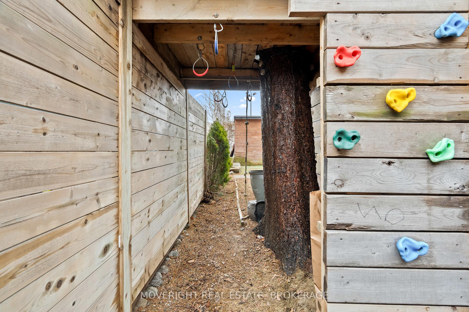 Photo 40 of 2 Leeson Street, St. Catharines, Burleigh Hill — HOMEH