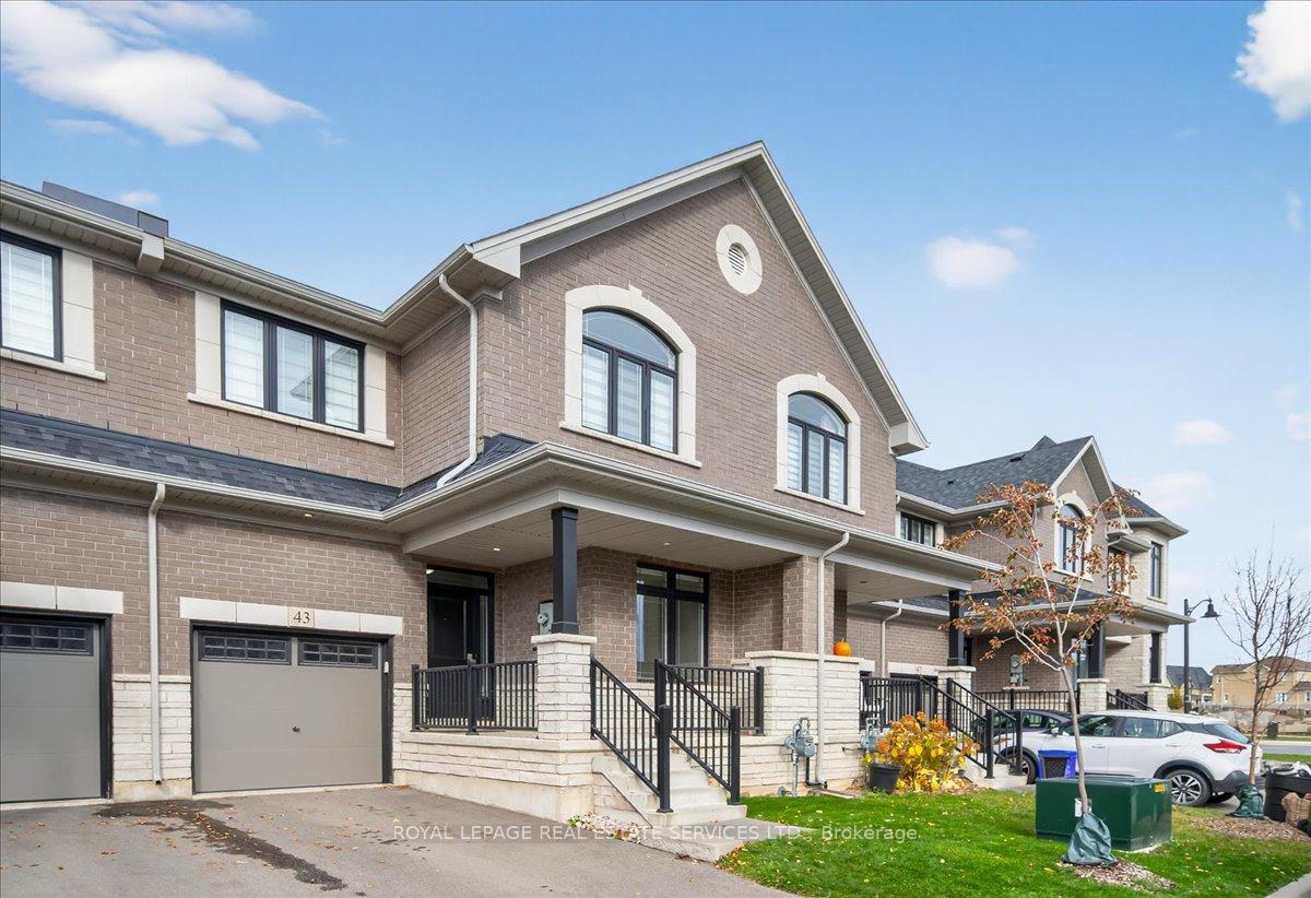 Photo 2 of 43 Kenesky Drive, Hamilton, Waterdown — HOMEH
