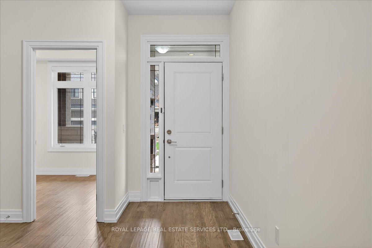 Photo 3 of 43 Kenesky Drive, Hamilton, Waterdown — HOMEH