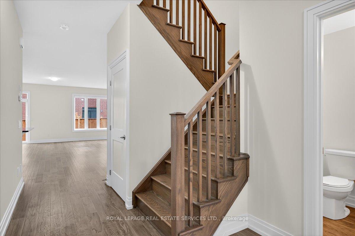 Photo 7 of 43 Kenesky Drive, Hamilton, Waterdown — HOMEH