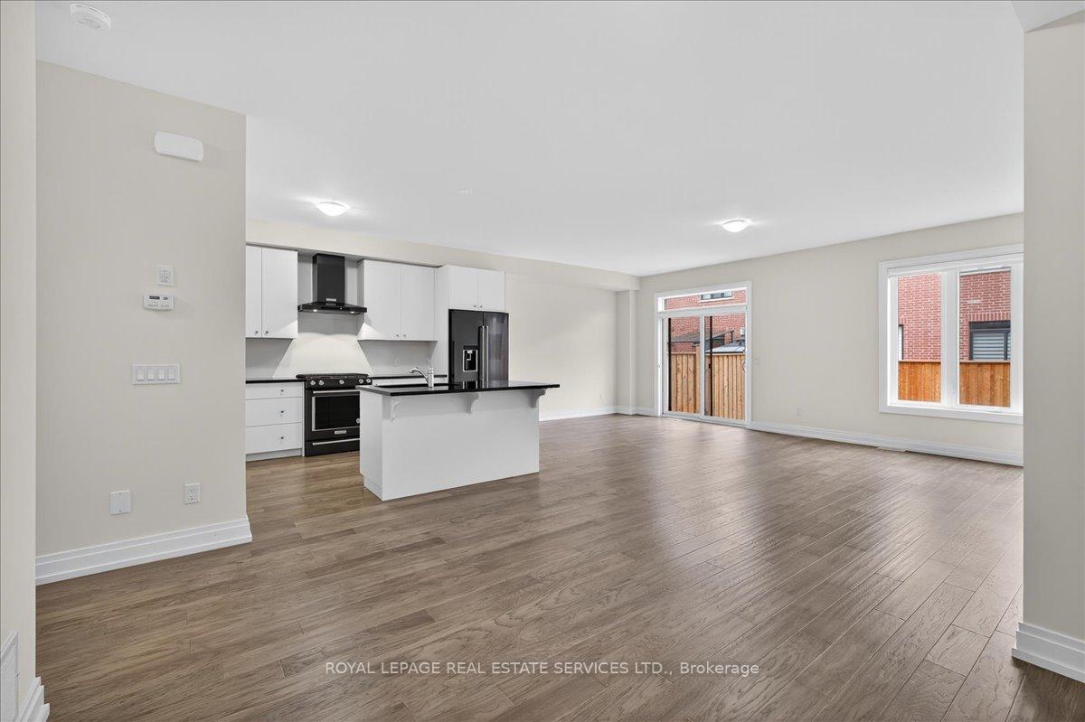 Photo 9 of 43 Kenesky Drive, Hamilton, Waterdown — HOMEH