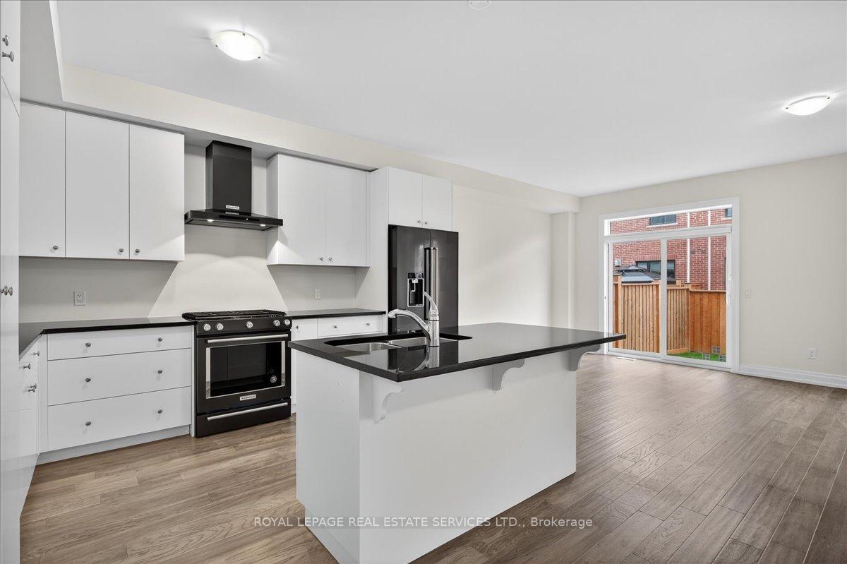 Photo 14 of 43 Kenesky Drive, Hamilton, Waterdown — HOMEH