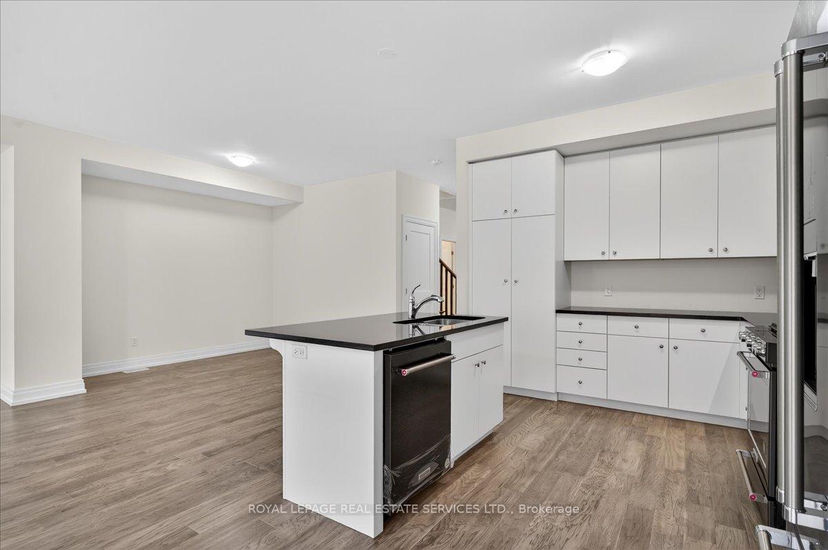 Photo 15 of 43 Kenesky Drive, Hamilton, Waterdown — HOMEH