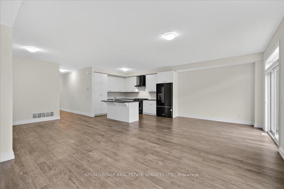 Photo 17 of 43 Kenesky Drive, Hamilton, Waterdown — HOMEH