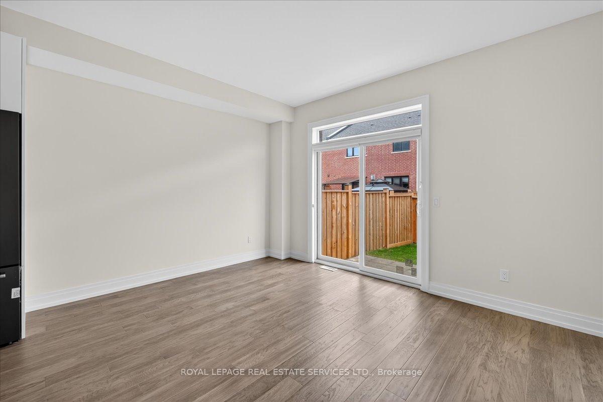 Photo 18 of 43 Kenesky Drive, Hamilton, Waterdown — HOMEH