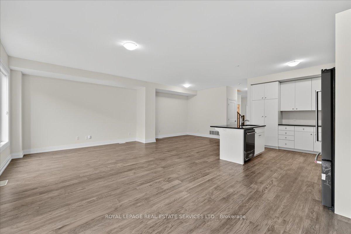 Photo 19 of 43 Kenesky Drive, Hamilton, Waterdown — HOMEH