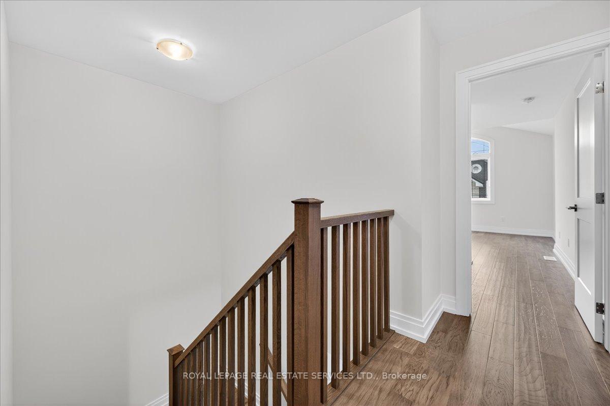 Photo 20 of 43 Kenesky Drive, Hamilton, Waterdown — HOMEH